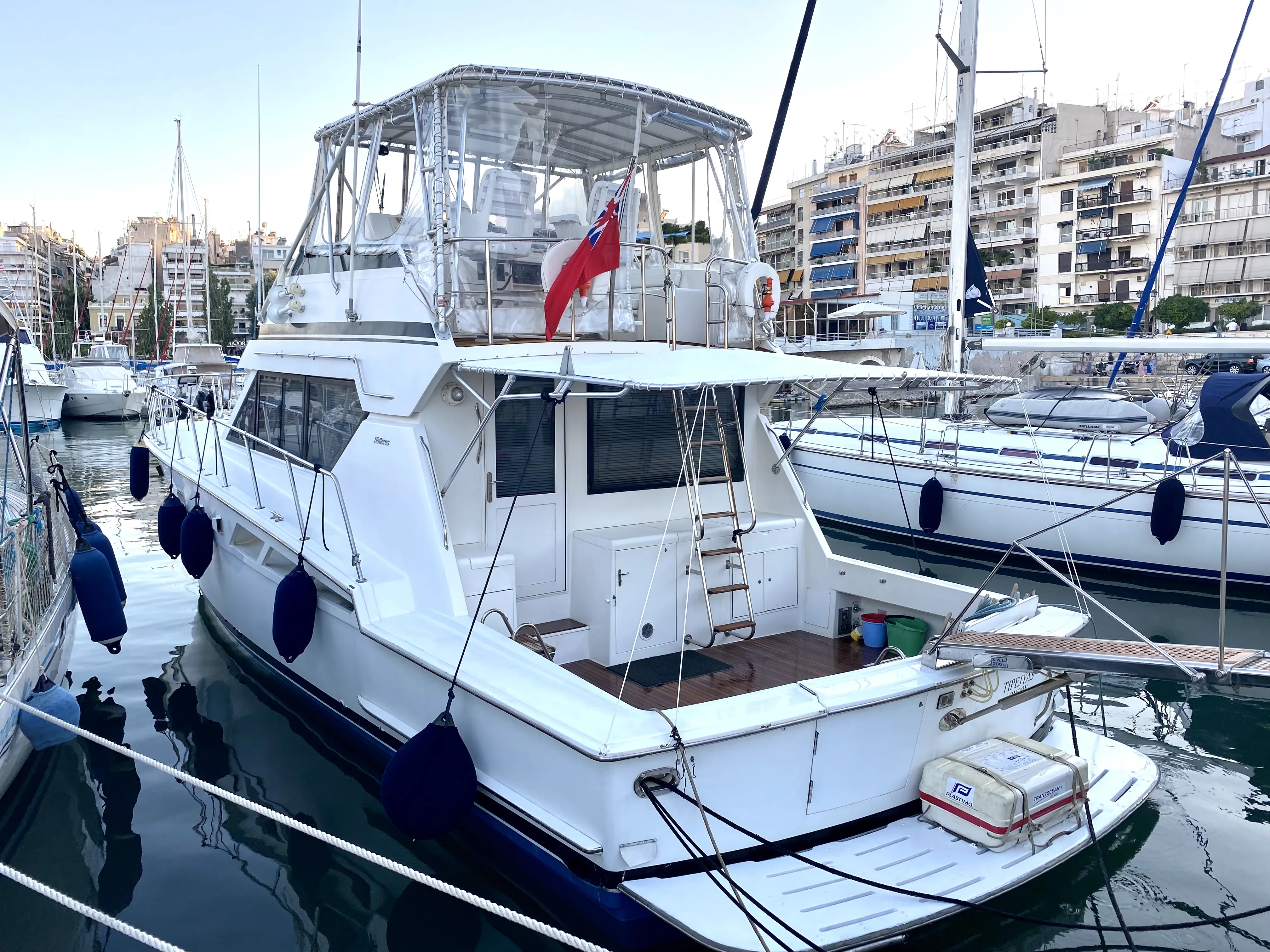 Hatteras 50 Convertible Tipejyas — jahifoto 10