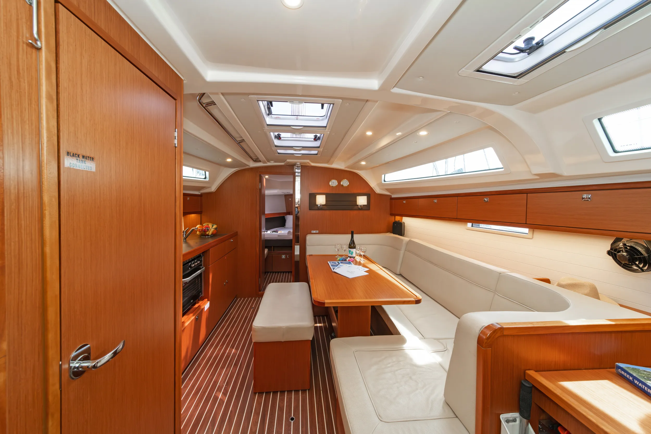 Bavaria Cruiser 41 Laertis — фотография яхты 16