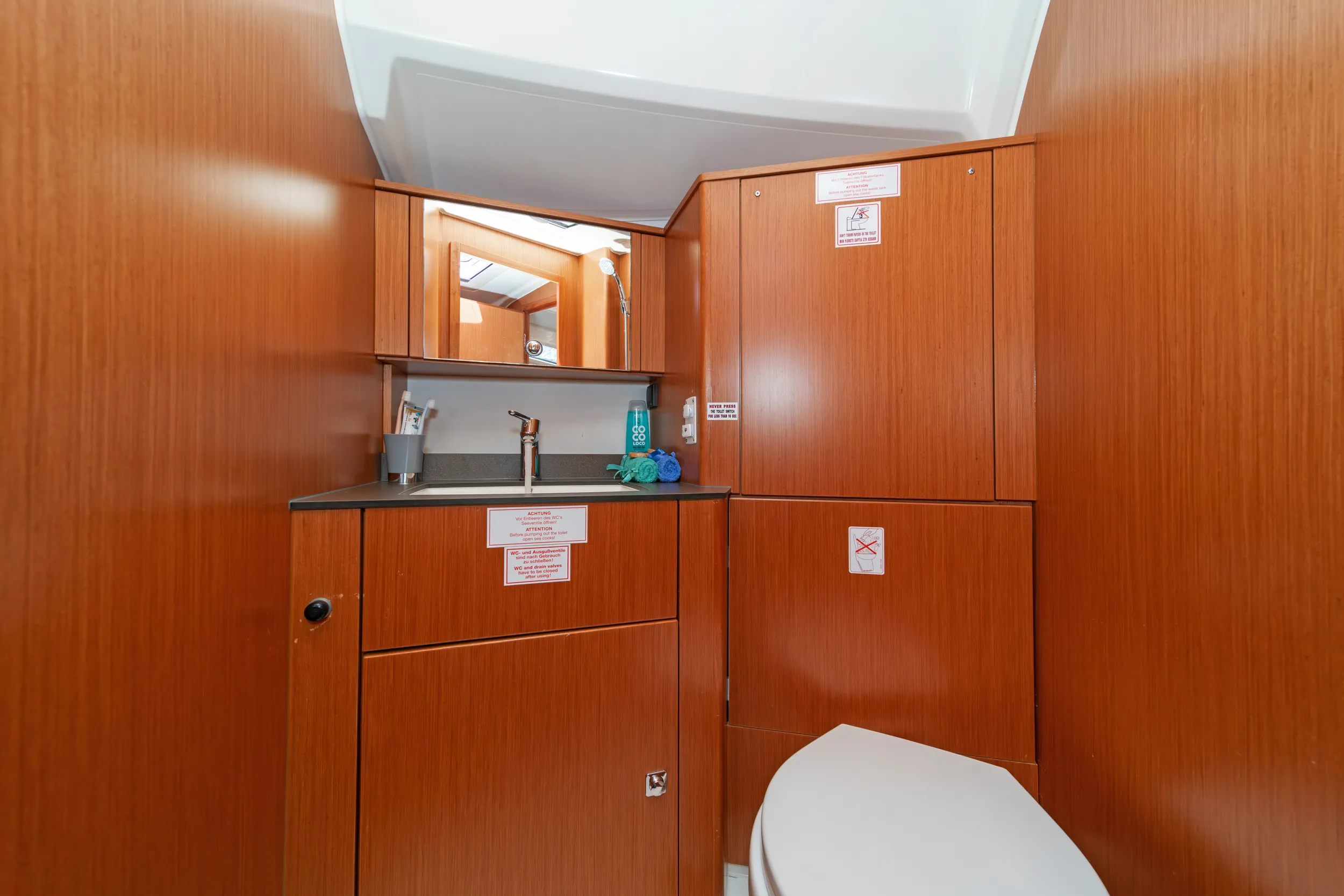 Bavaria Cruiser 41 Laertis — фотография яхты 12