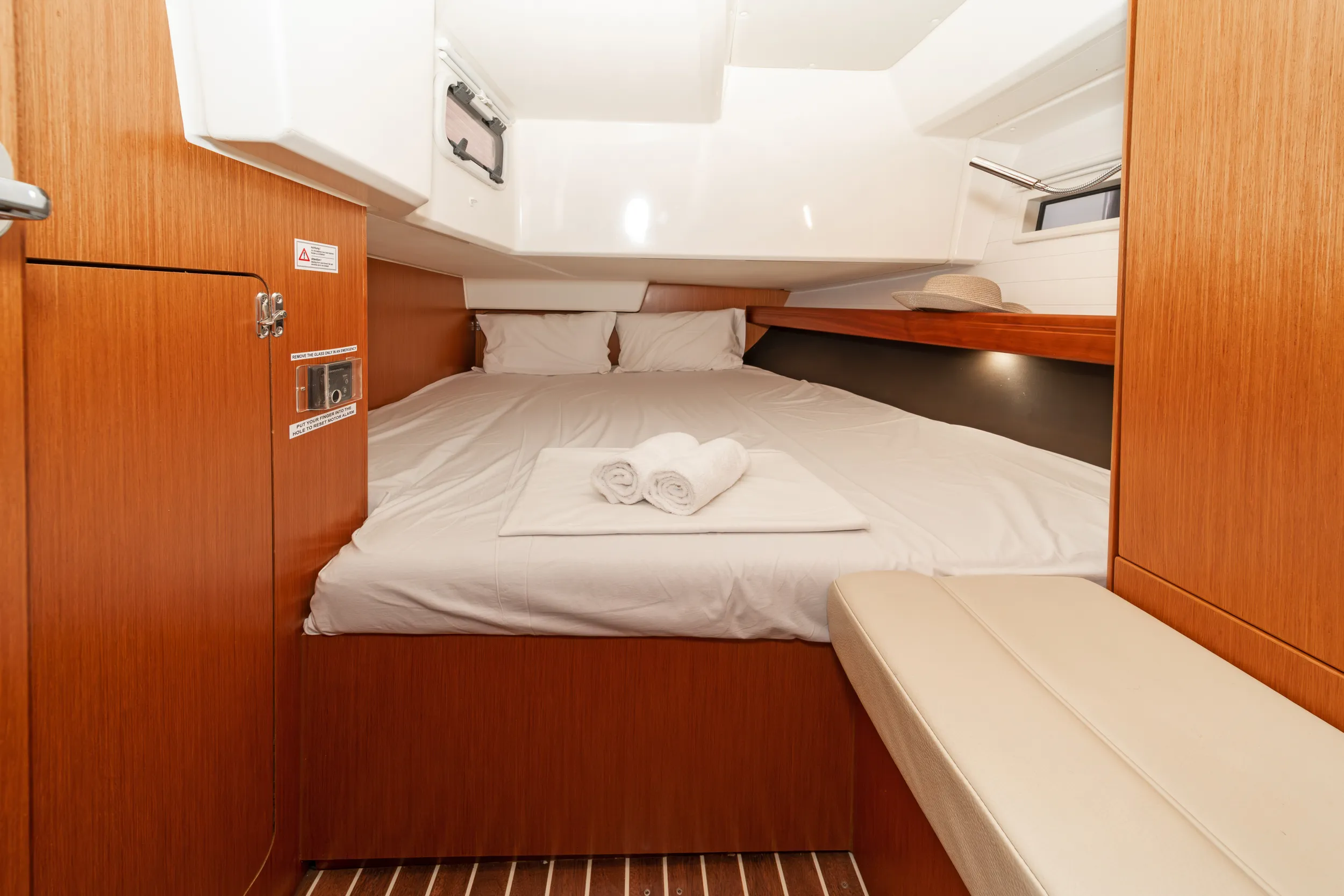Bavaria Cruiser 41 Laertis — фотография яхты 28