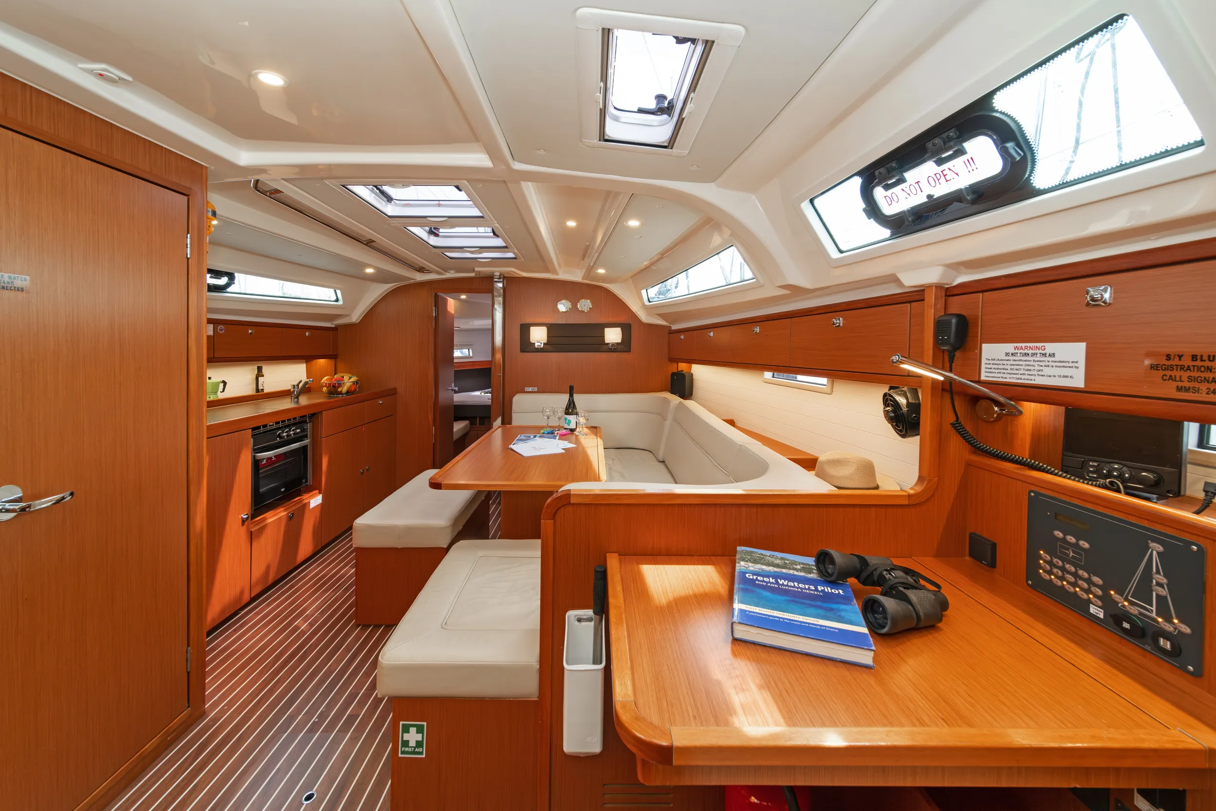 Bavaria Cruiser 41 Laertis — фотография яхты 22