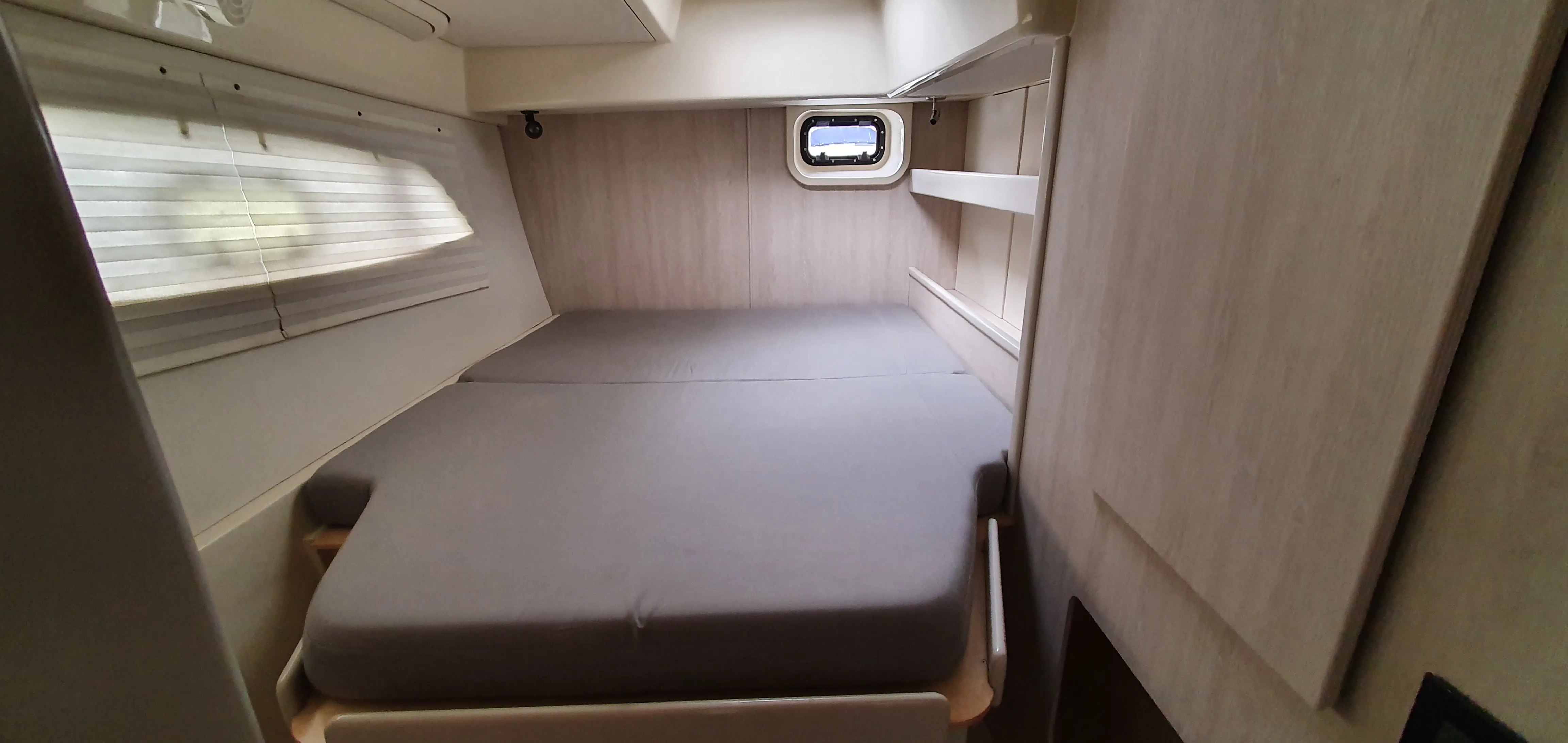 Leopard 44 La Luna (Radazul) — fotografie jachty 4