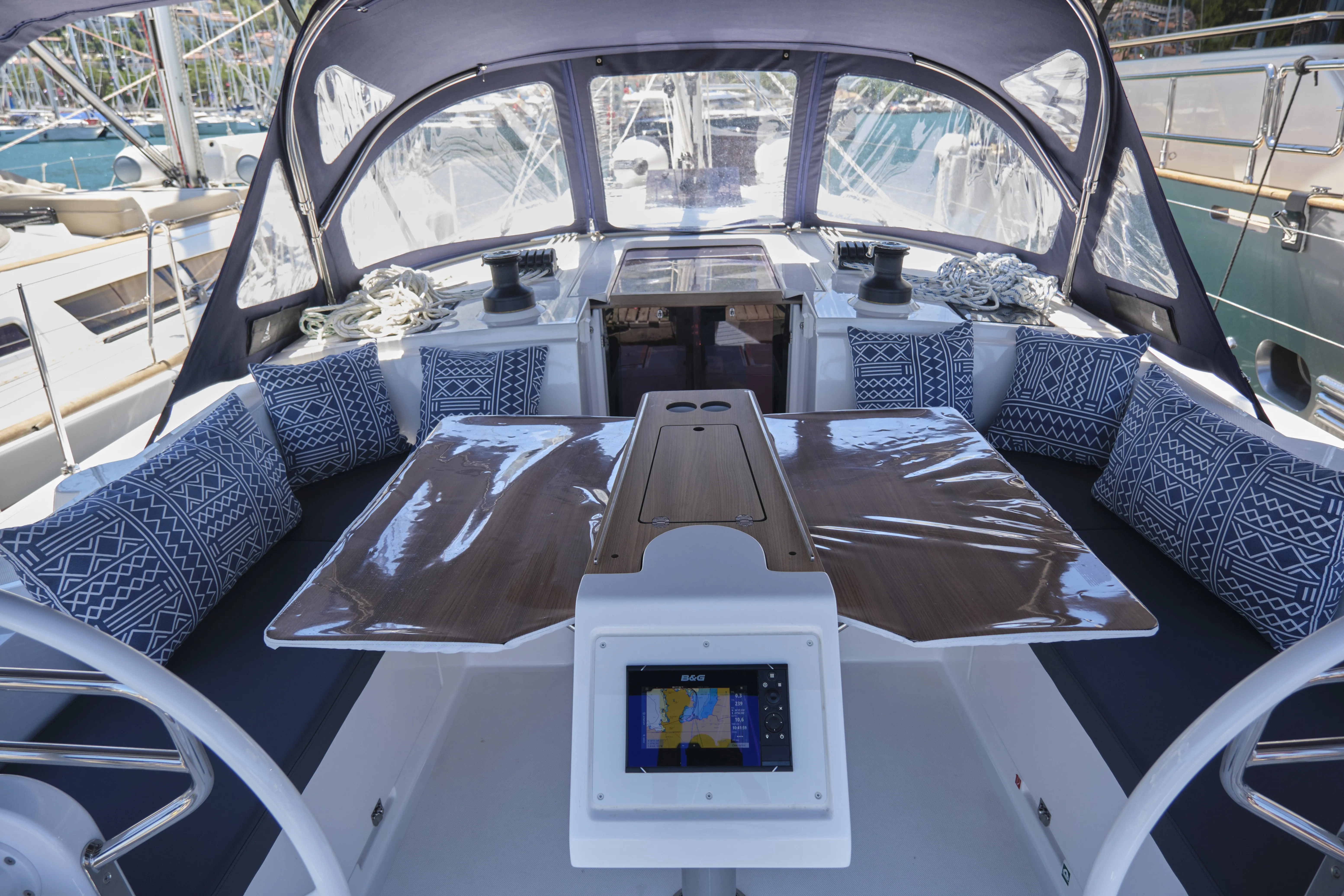 Bavaria C42 Selene — фотография яхты 13