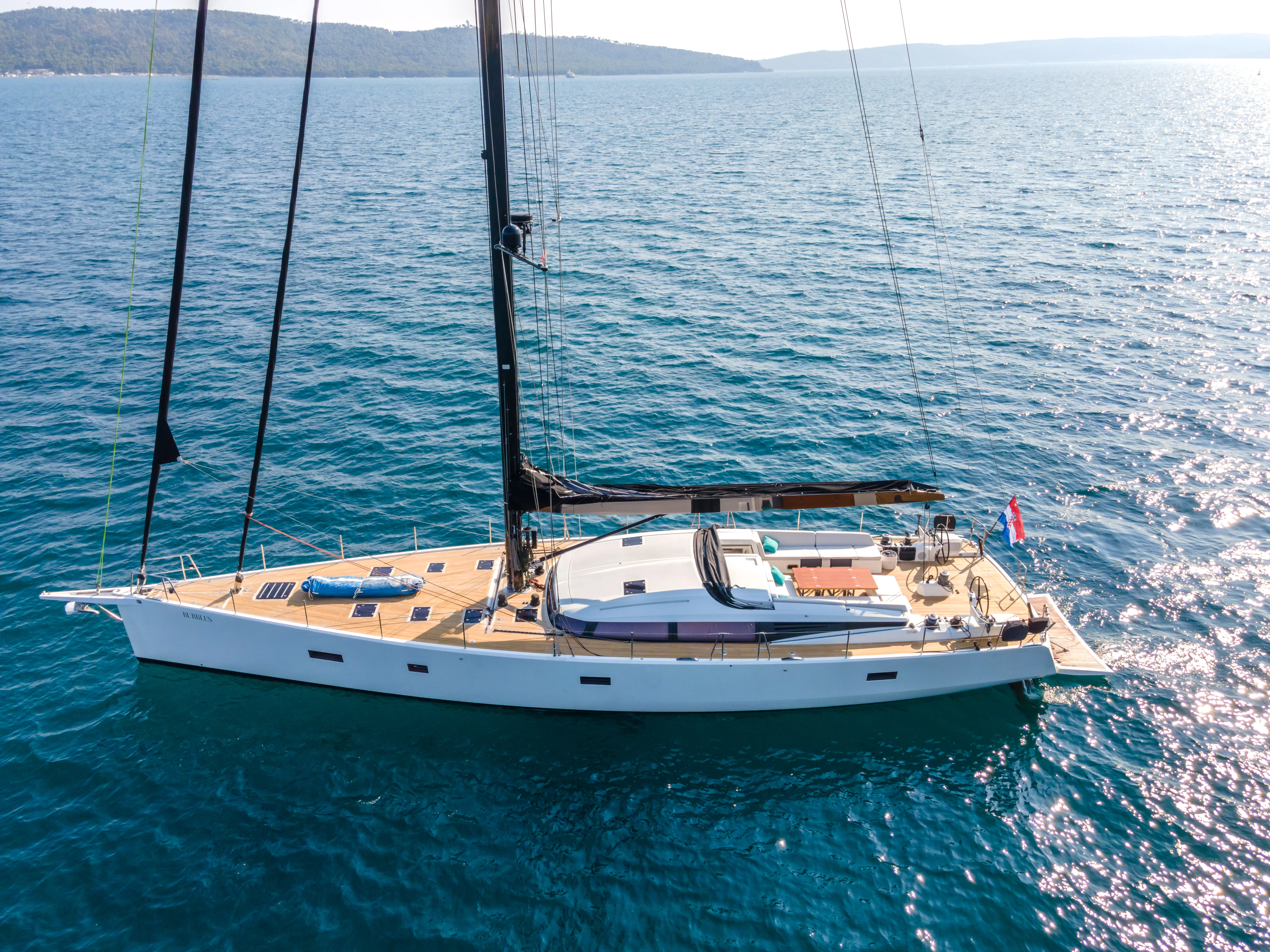 CNB 76 BUBBLES — yacht photo 25