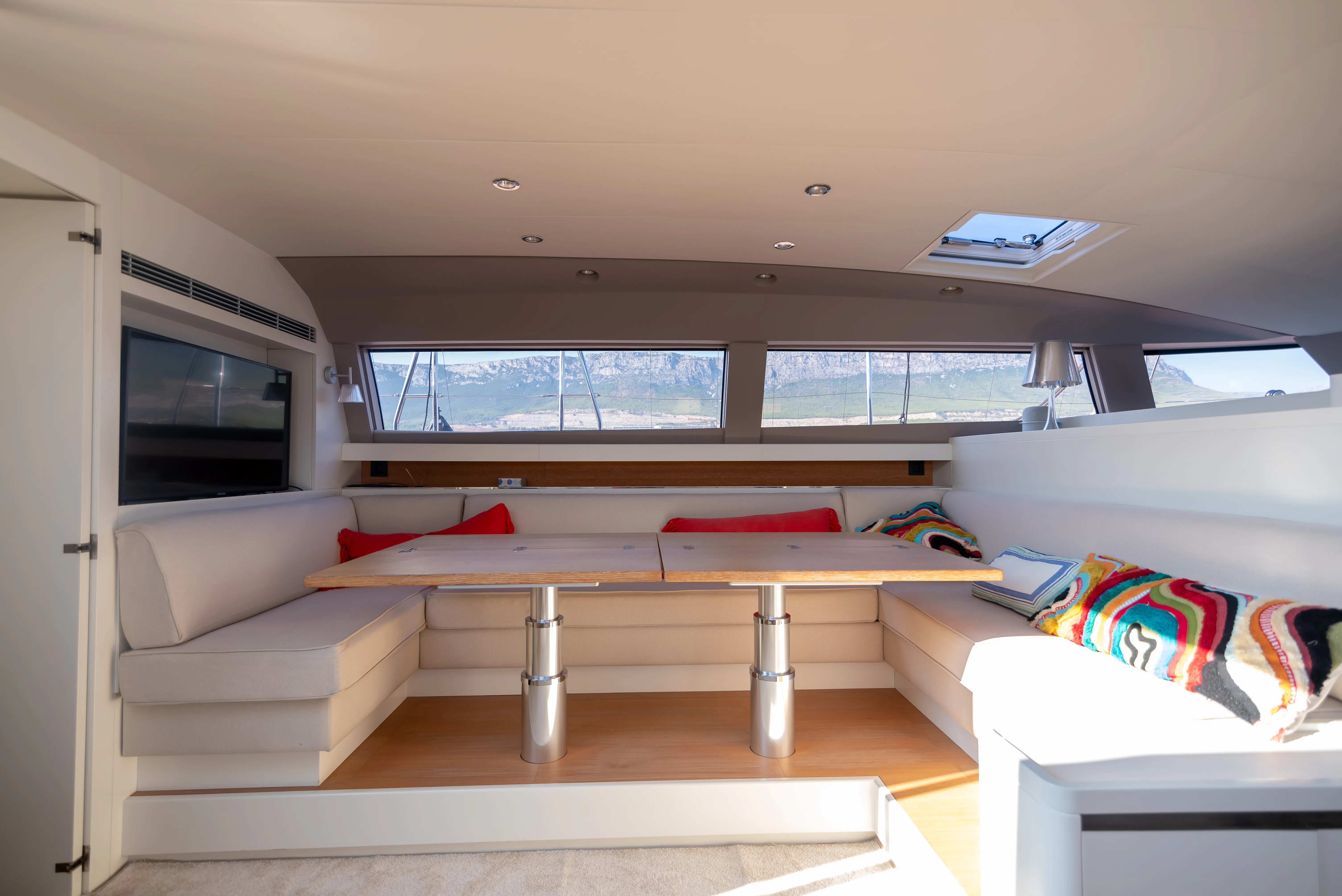 CNB 76 BUBBLES — yacht photo 16
