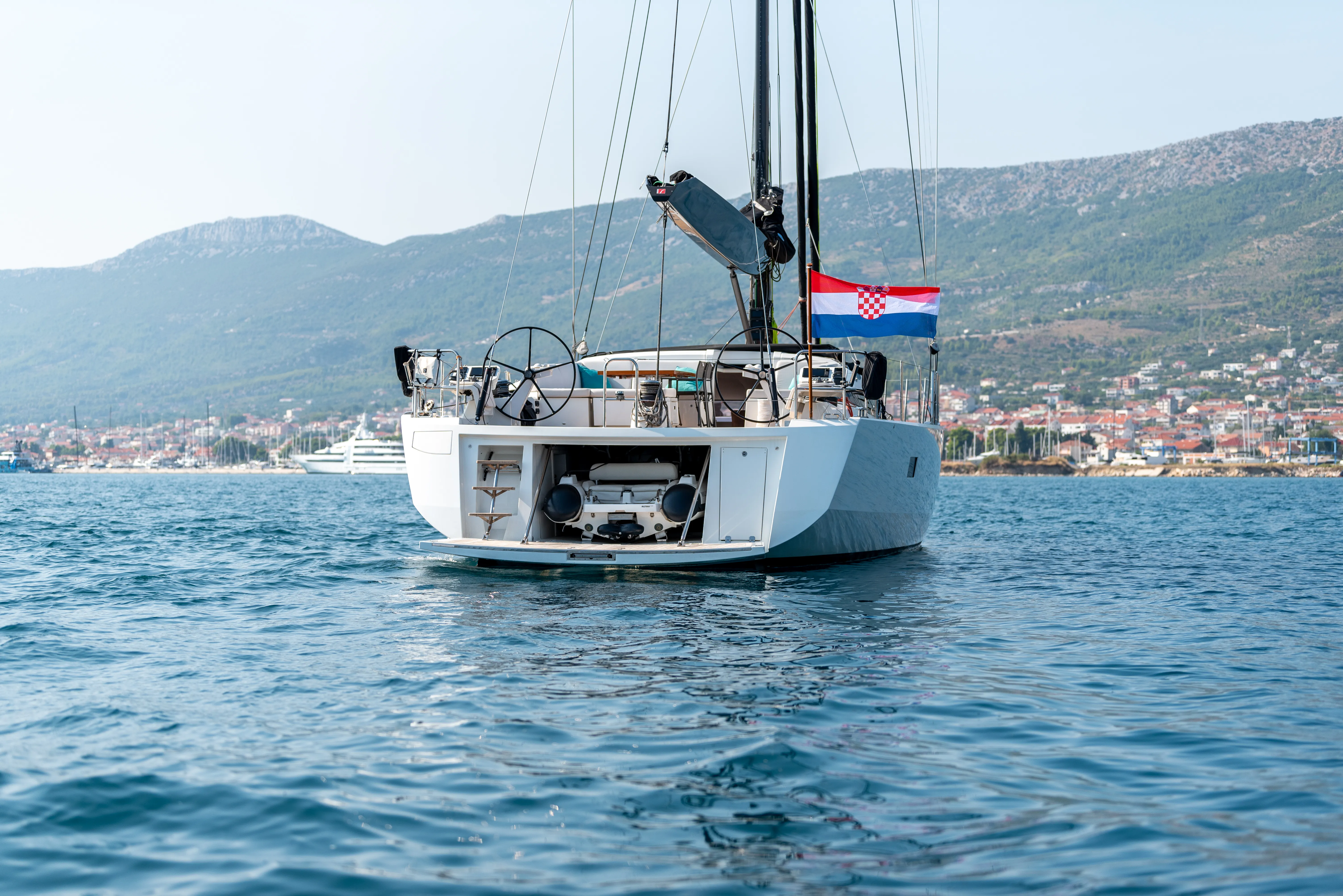 CNB 76 BUBBLES — yacht photo 23