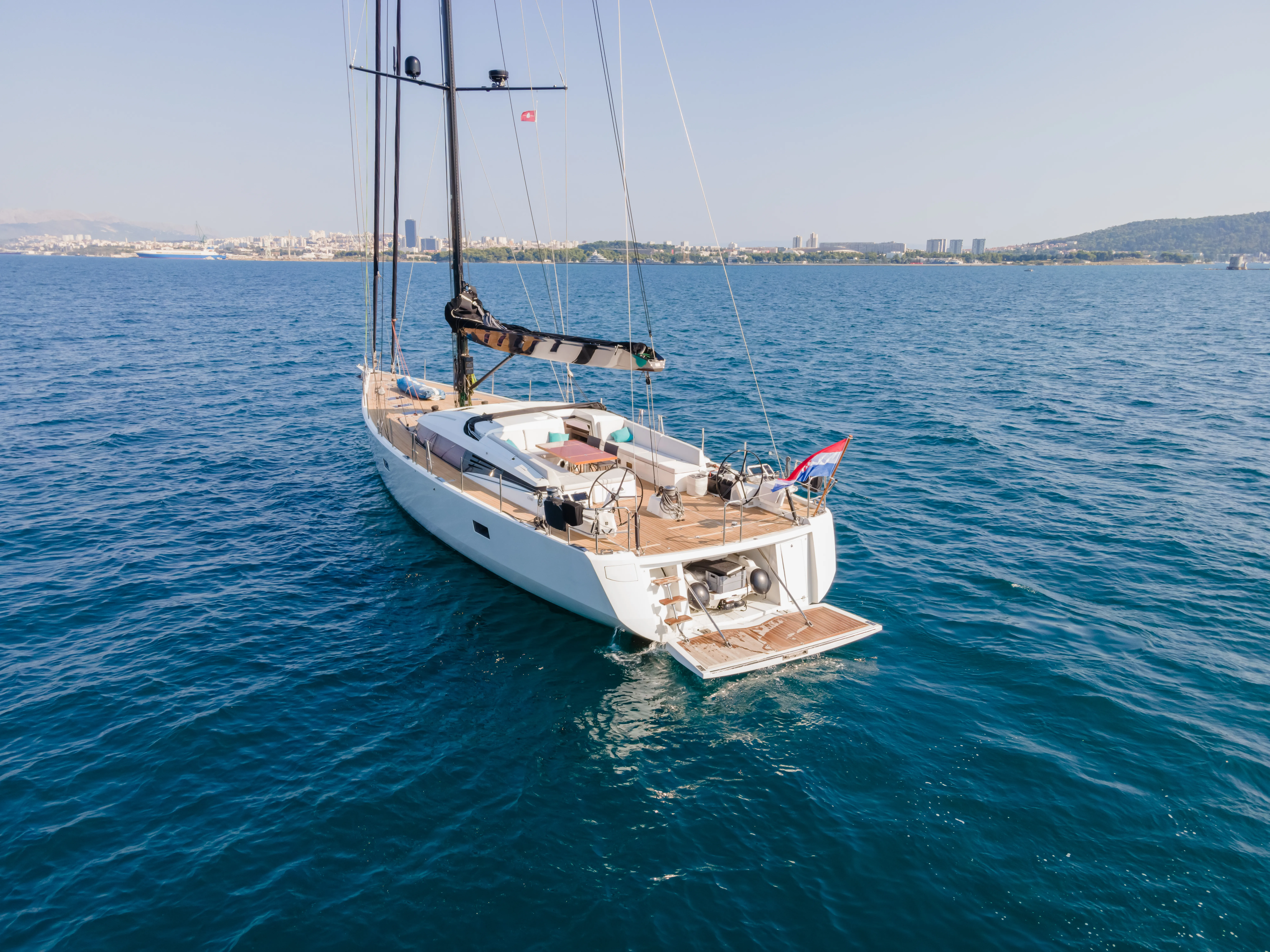 CNB 76 BUBBLES — yacht photo 28