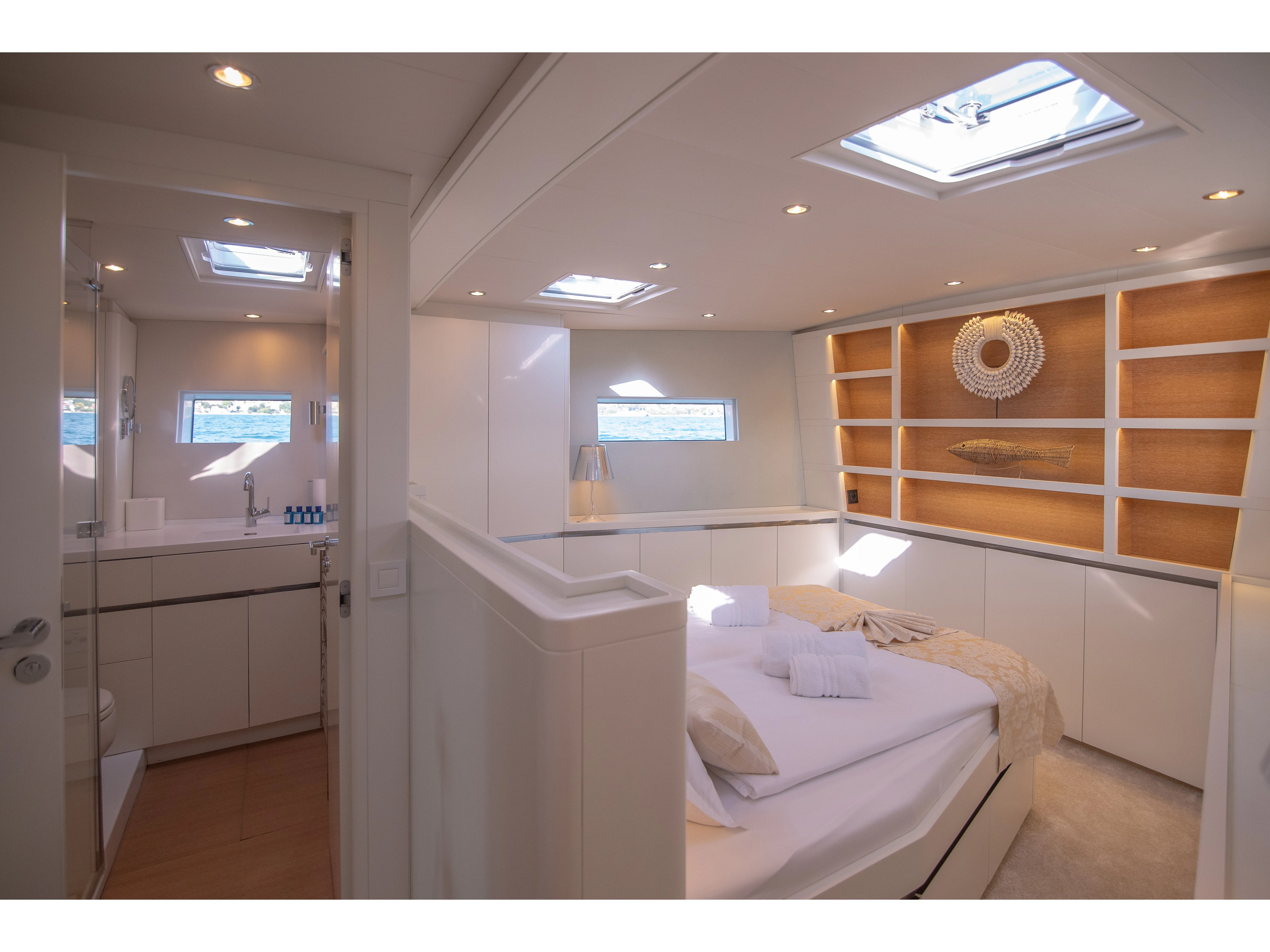 CNB 76 BUBBLES — yacht photo 14