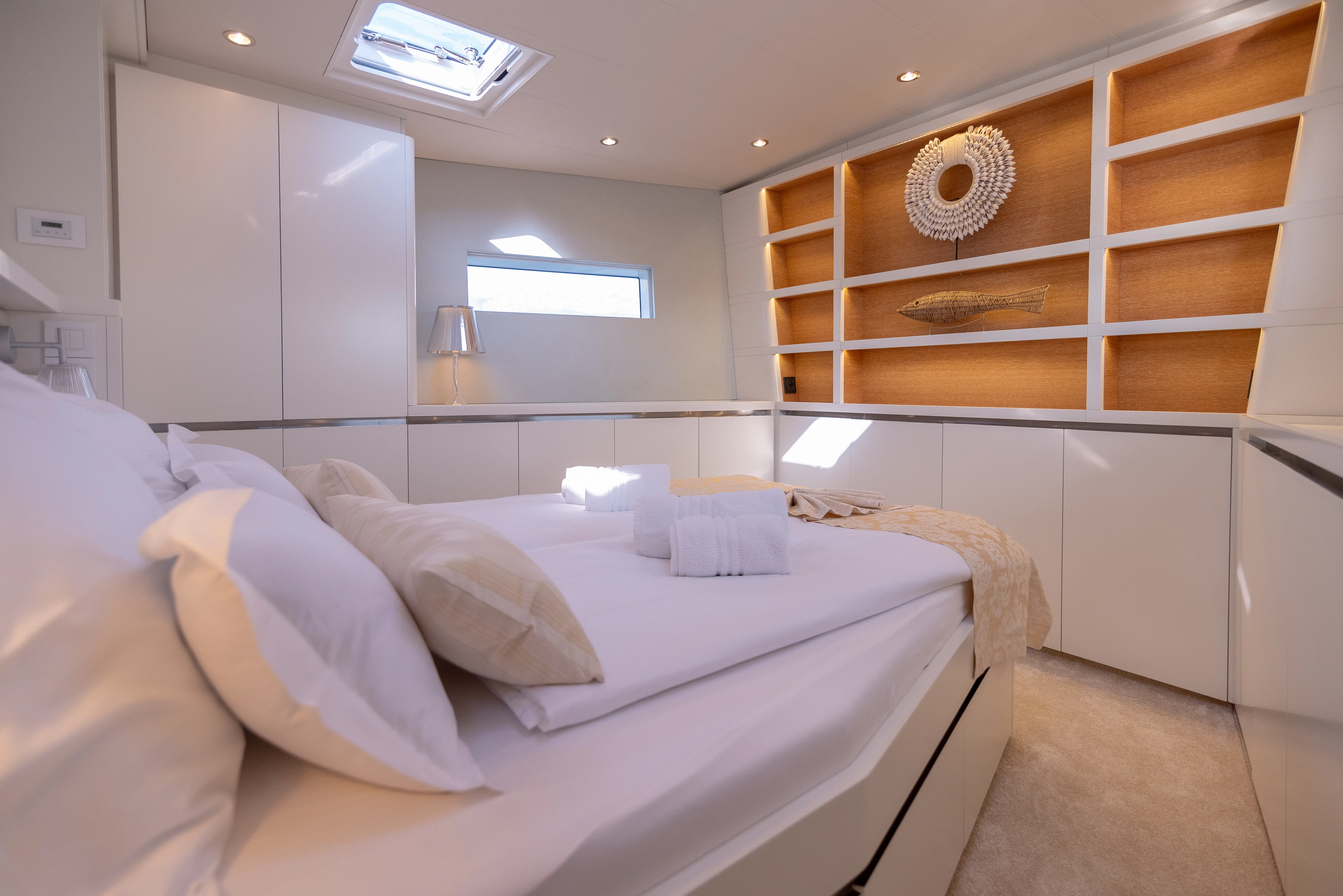 CNB 76 BUBBLES — yacht photo 12