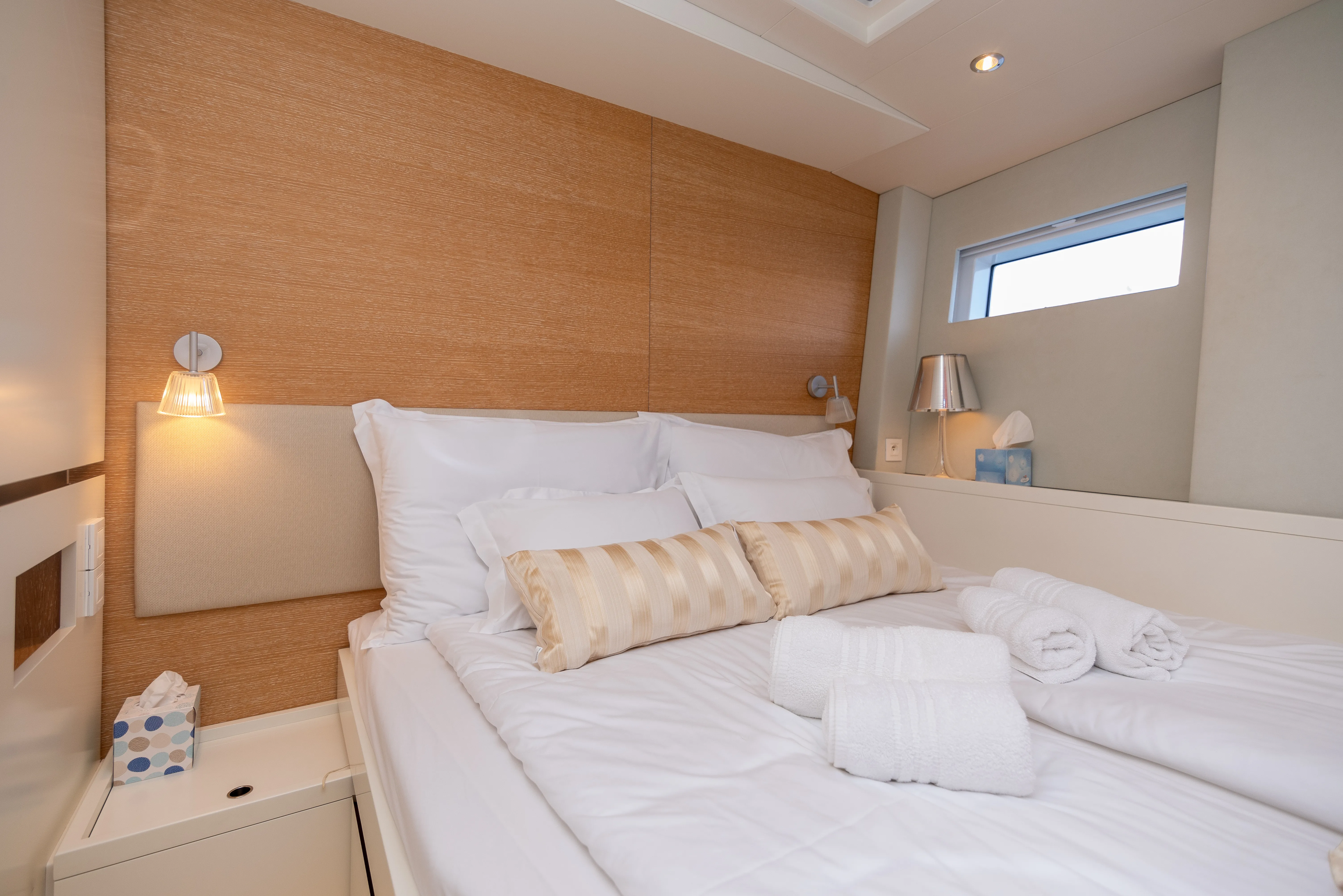CNB 76 BUBBLES — yacht photo 7