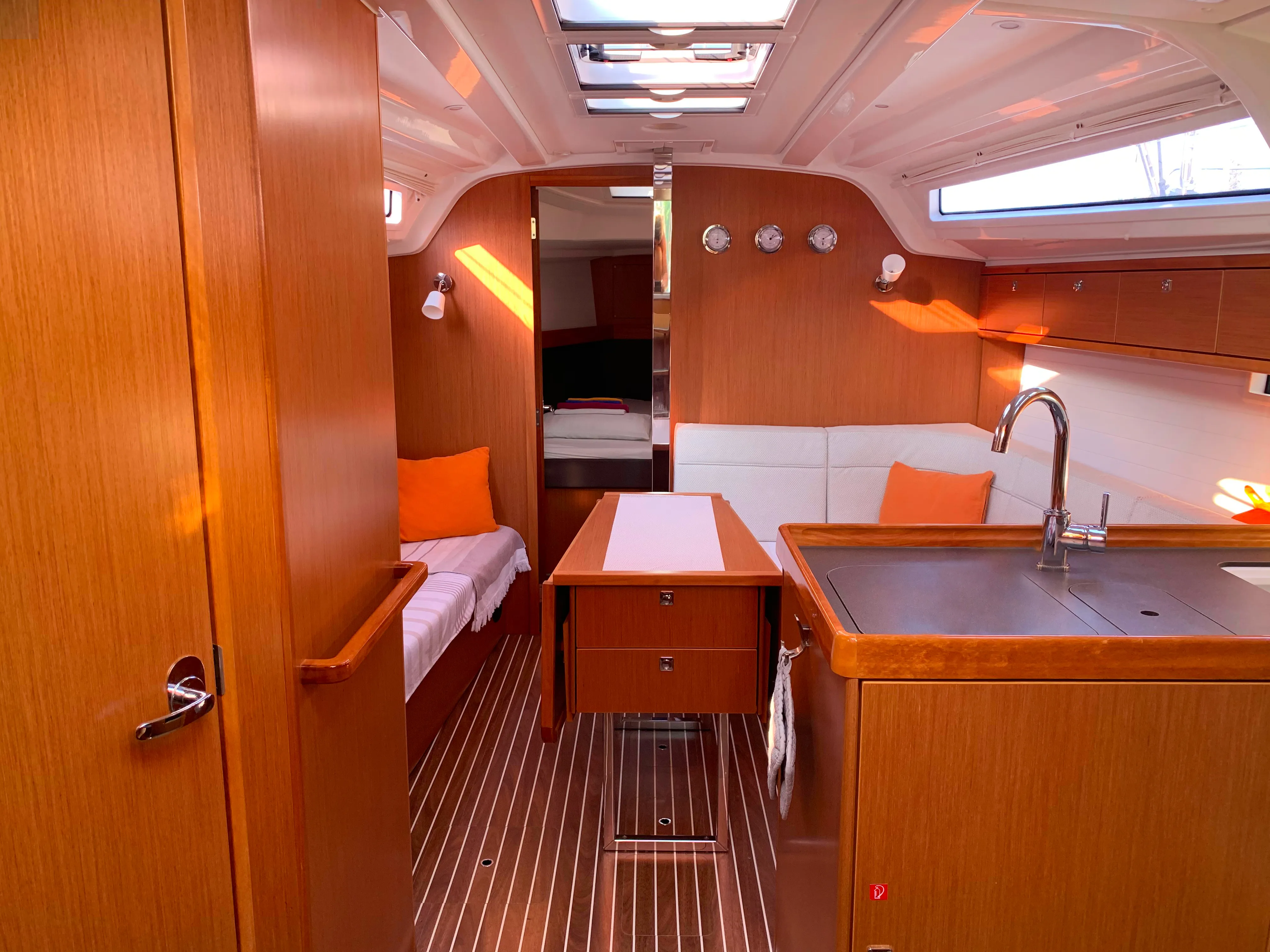 Bavaria 37 Roger Rabbit — фотография яхты 8