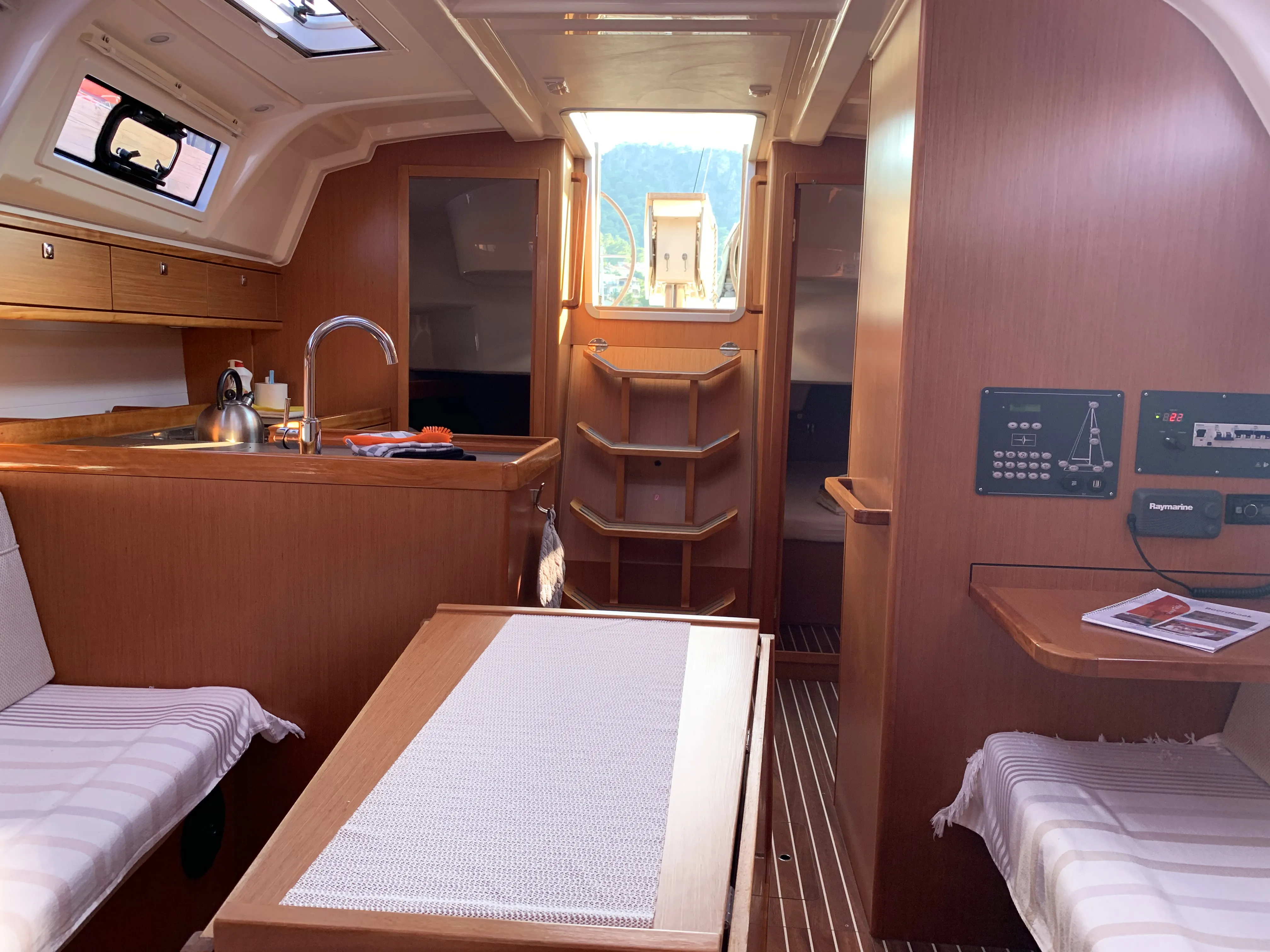Bavaria 37 Roger Rabbit — фотография яхты 4