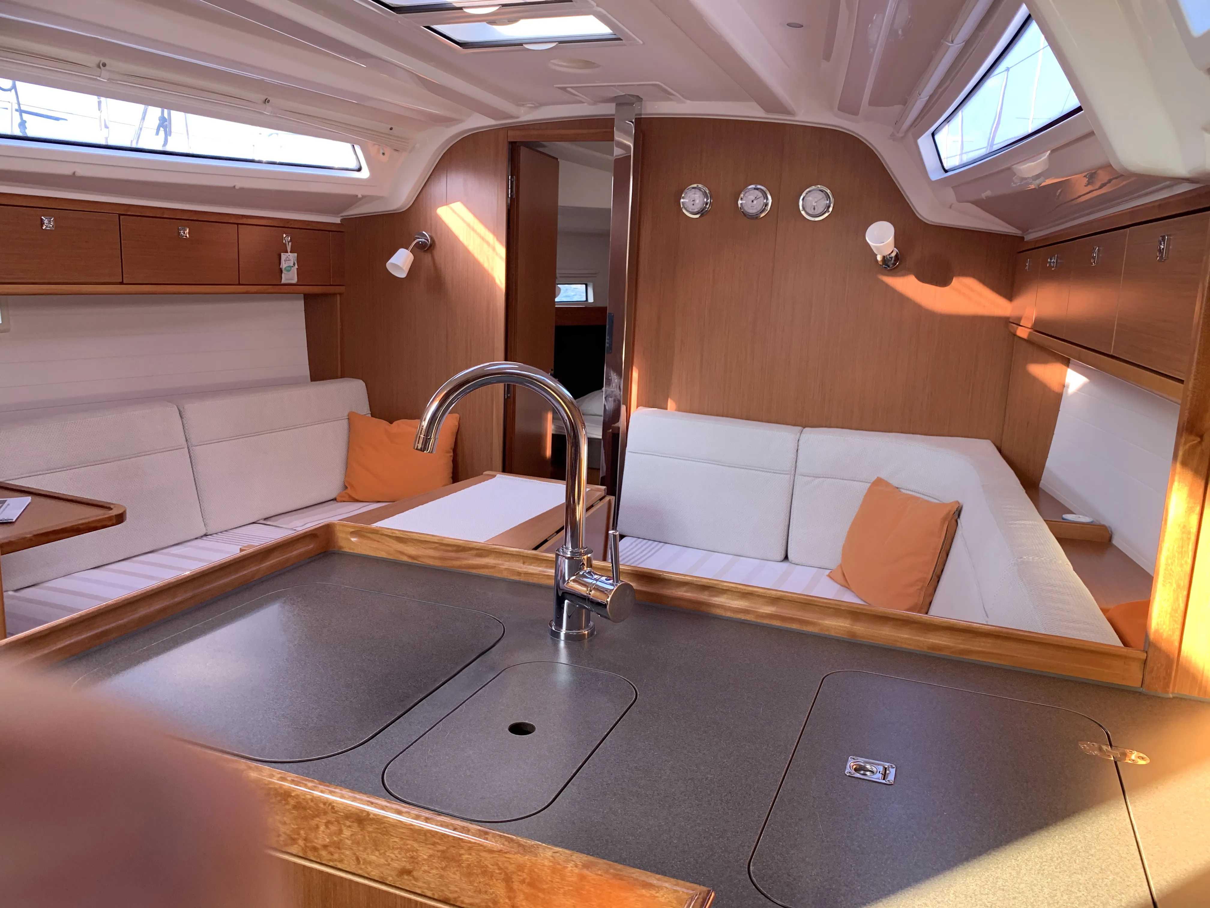 Bavaria 37 Roger Rabbit — фотография яхты 6