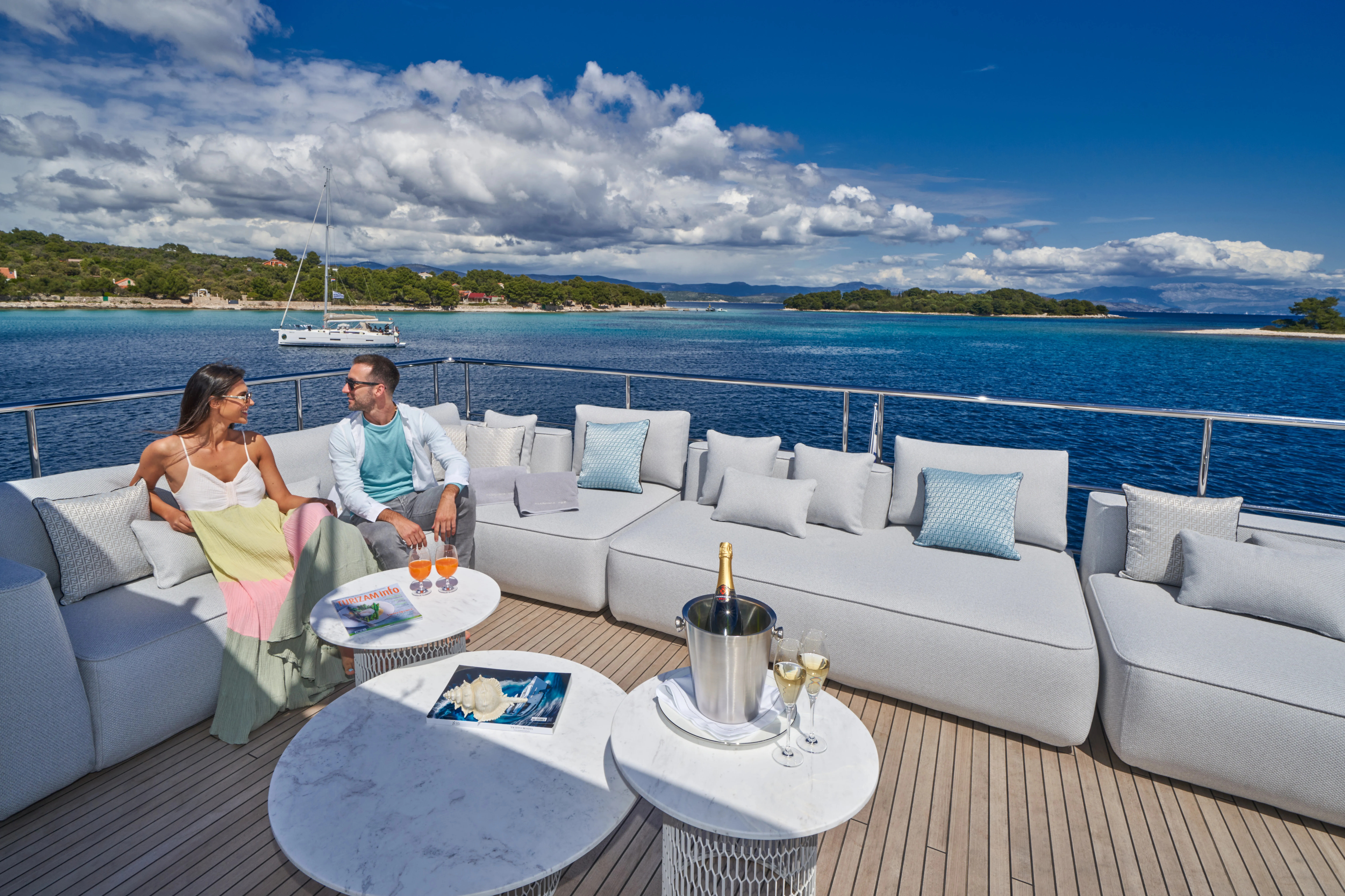 Azimut Grande 27 ALUMINIA TOO — yacht photo 13
