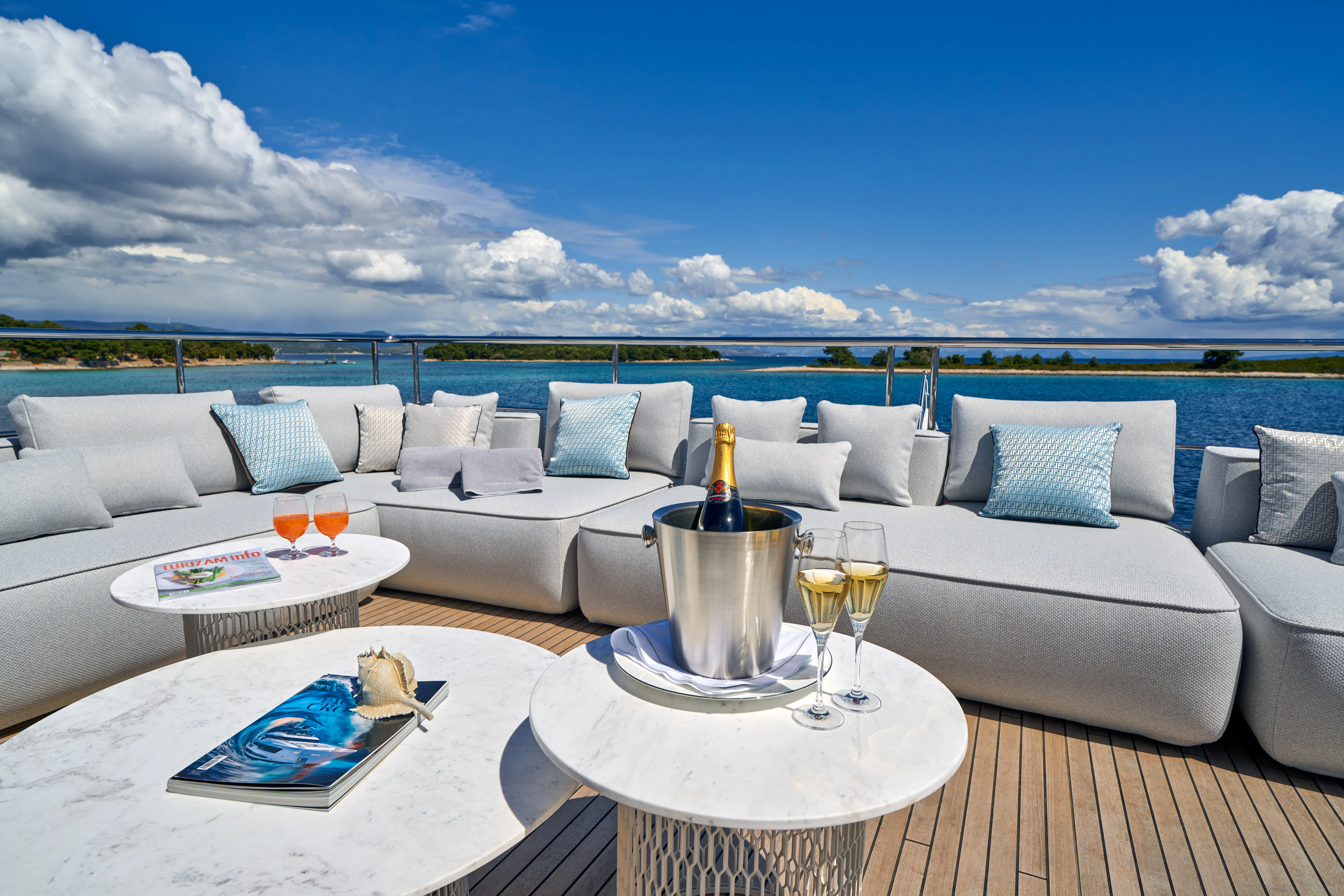 Azimut Grande 27 ALUMINIA TOO — yacht photo 47