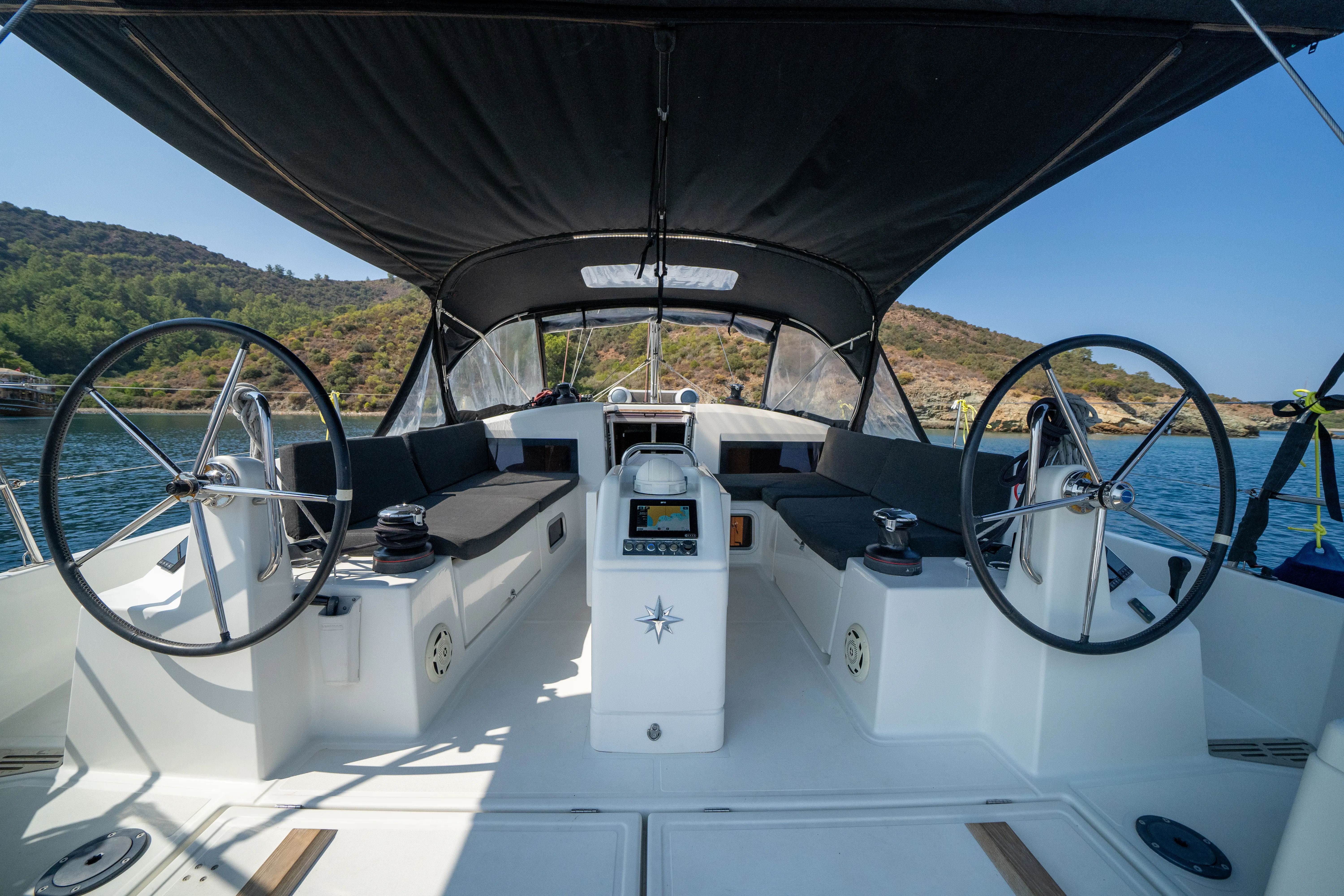 Sun Odyssey 440 Lornia — фотография яхты 2