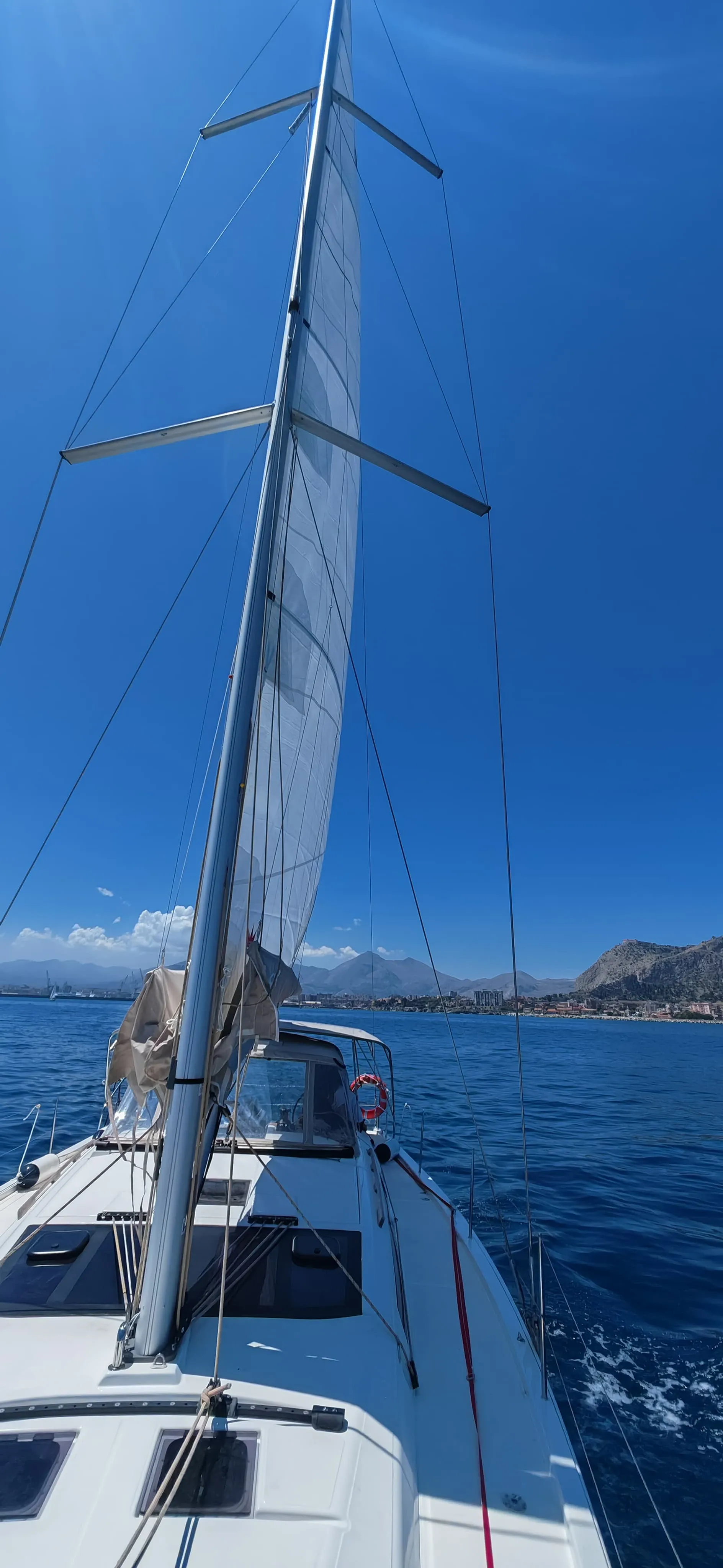 Dufour 430 Alice in Wonderland — фотография яхты 8