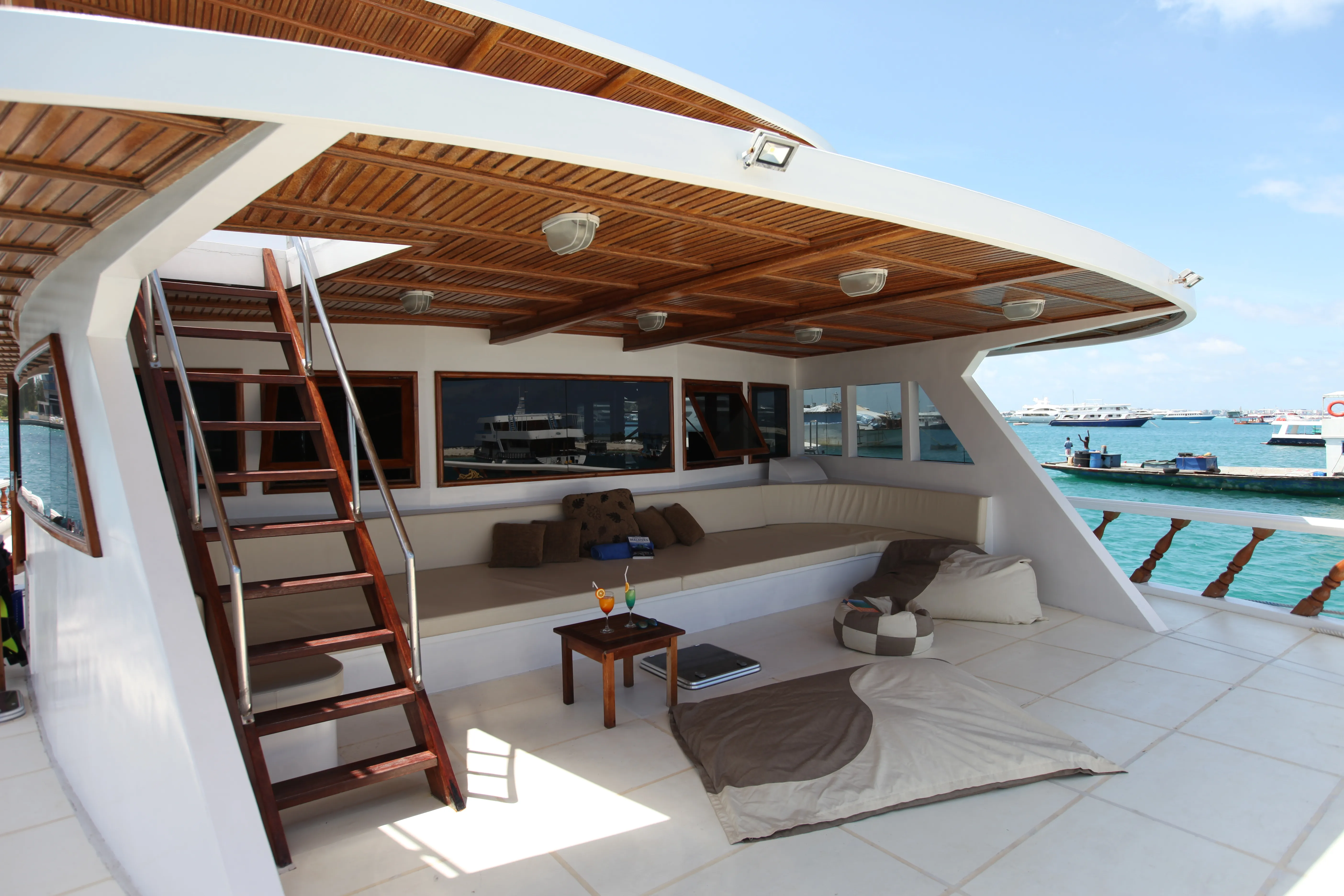 Motoryacht Conte Max — fotografia jachty 21