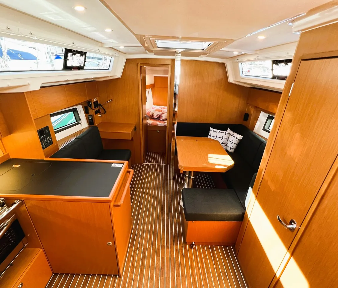 Bavaria C38 Wind Dancer — foto dello yacht n. 2