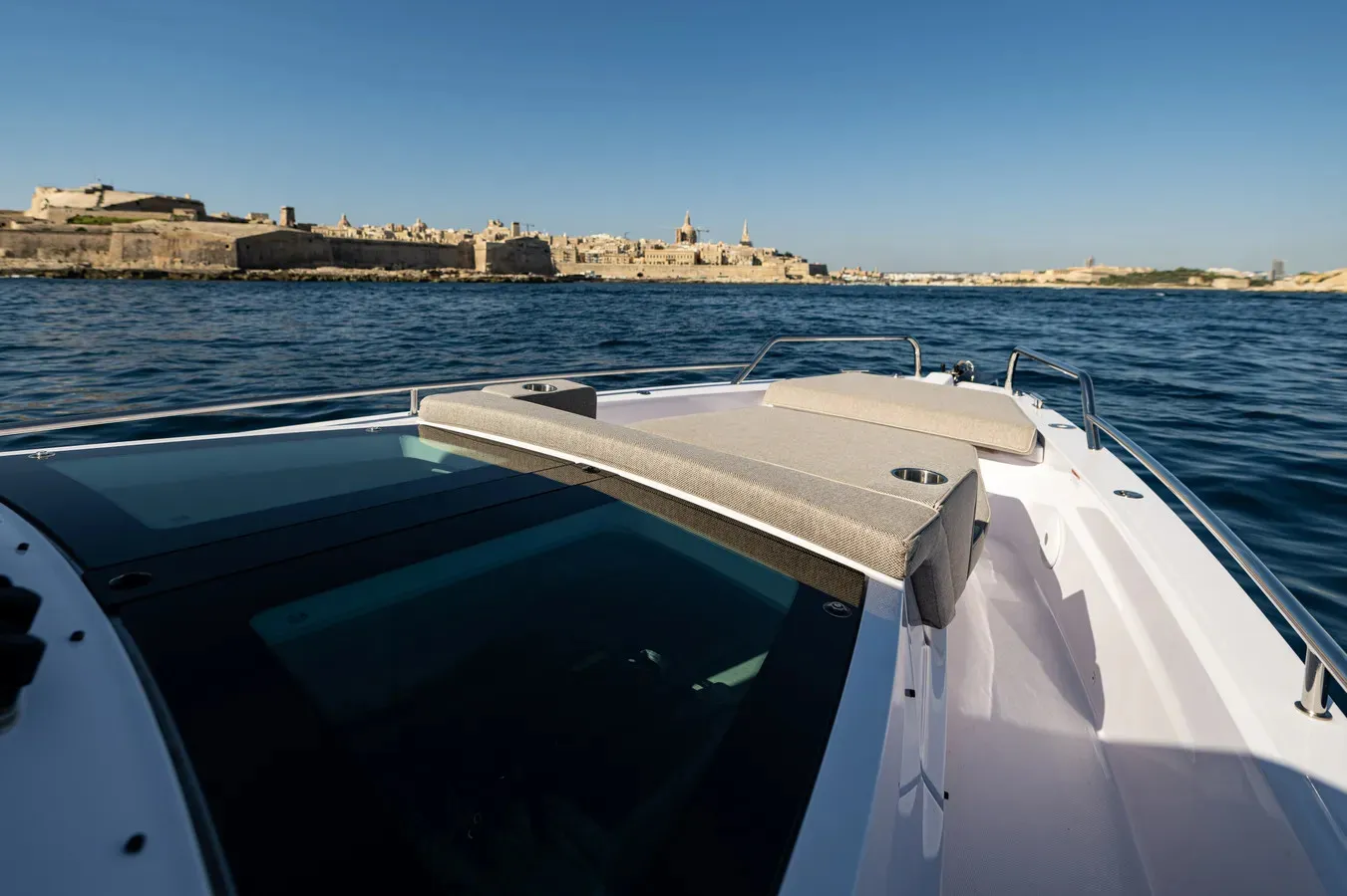 Axopar 37 Sun Top Nautiful — fotografia jachty 2