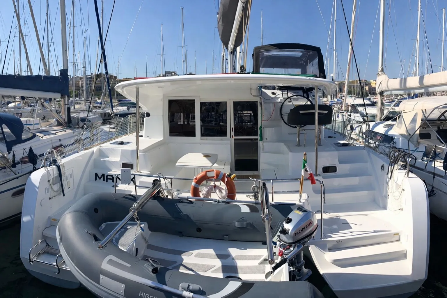 Lagoon 40 Manik — yacht photo 2