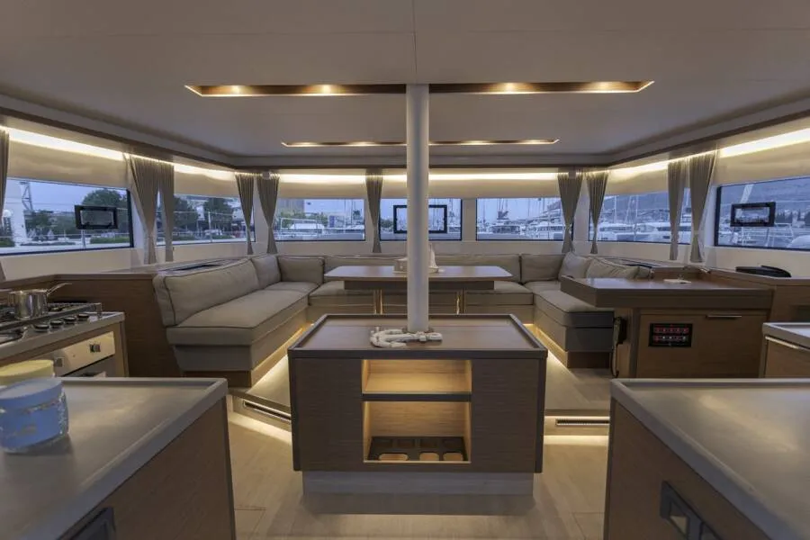 Lagoon 50 Captain Morgan — yacht photo 2