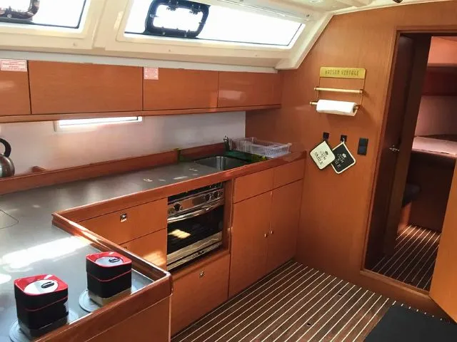 Bavaria Cruiser 46 Renee — jahtikuva 2