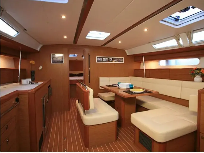 Sun Odyssey 49i EALIS — jahtikuva 3