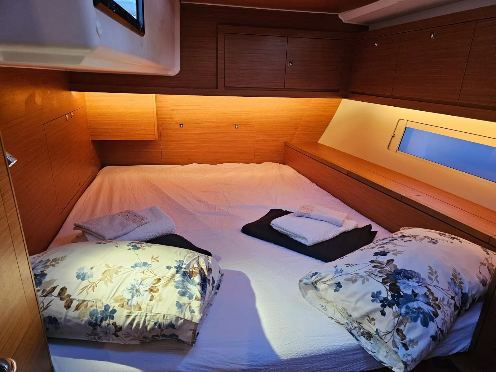 Dufour 470 Amalia — yacht photo 12