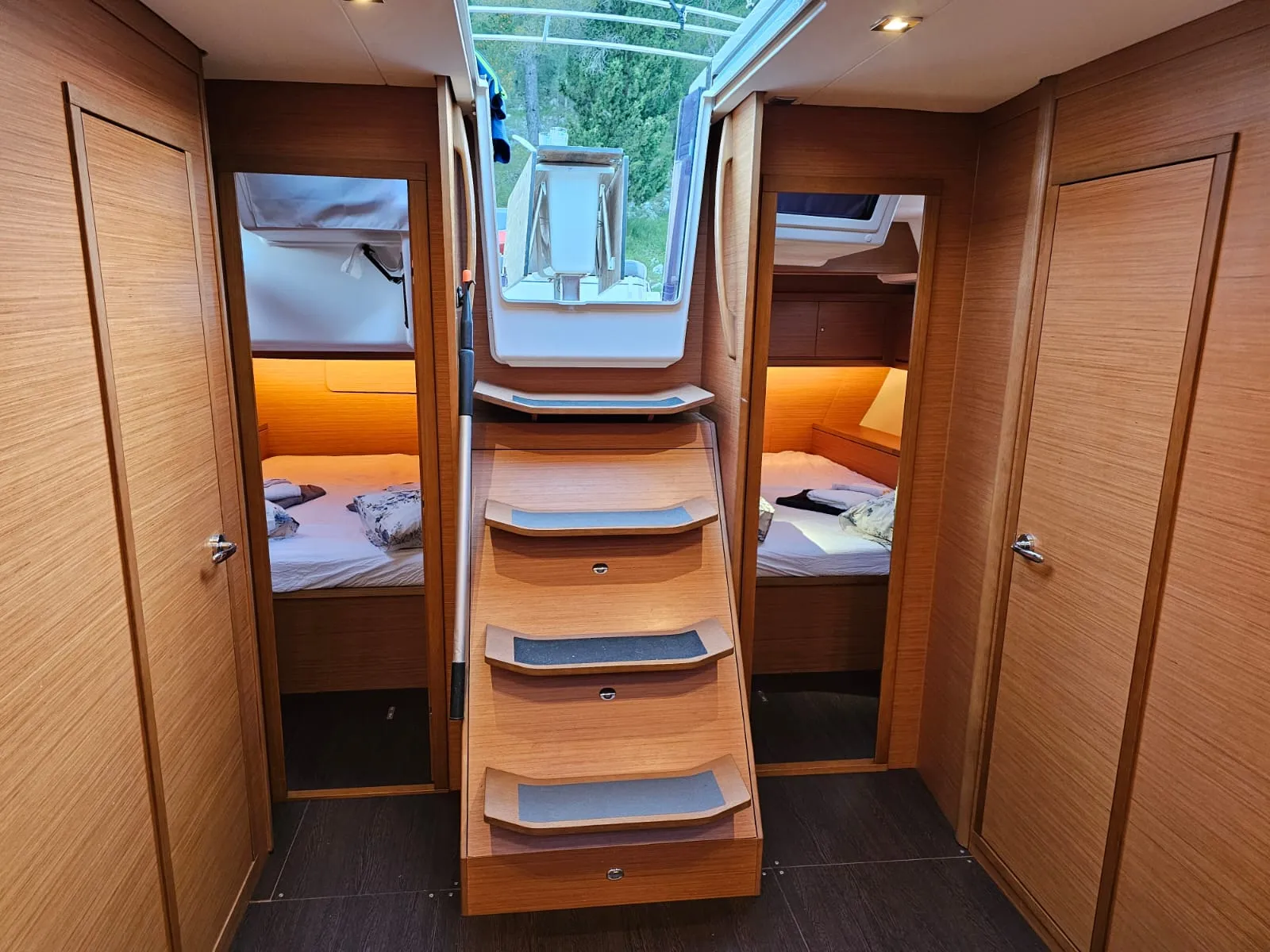 Dufour 470 Amalia — yacht photo 9