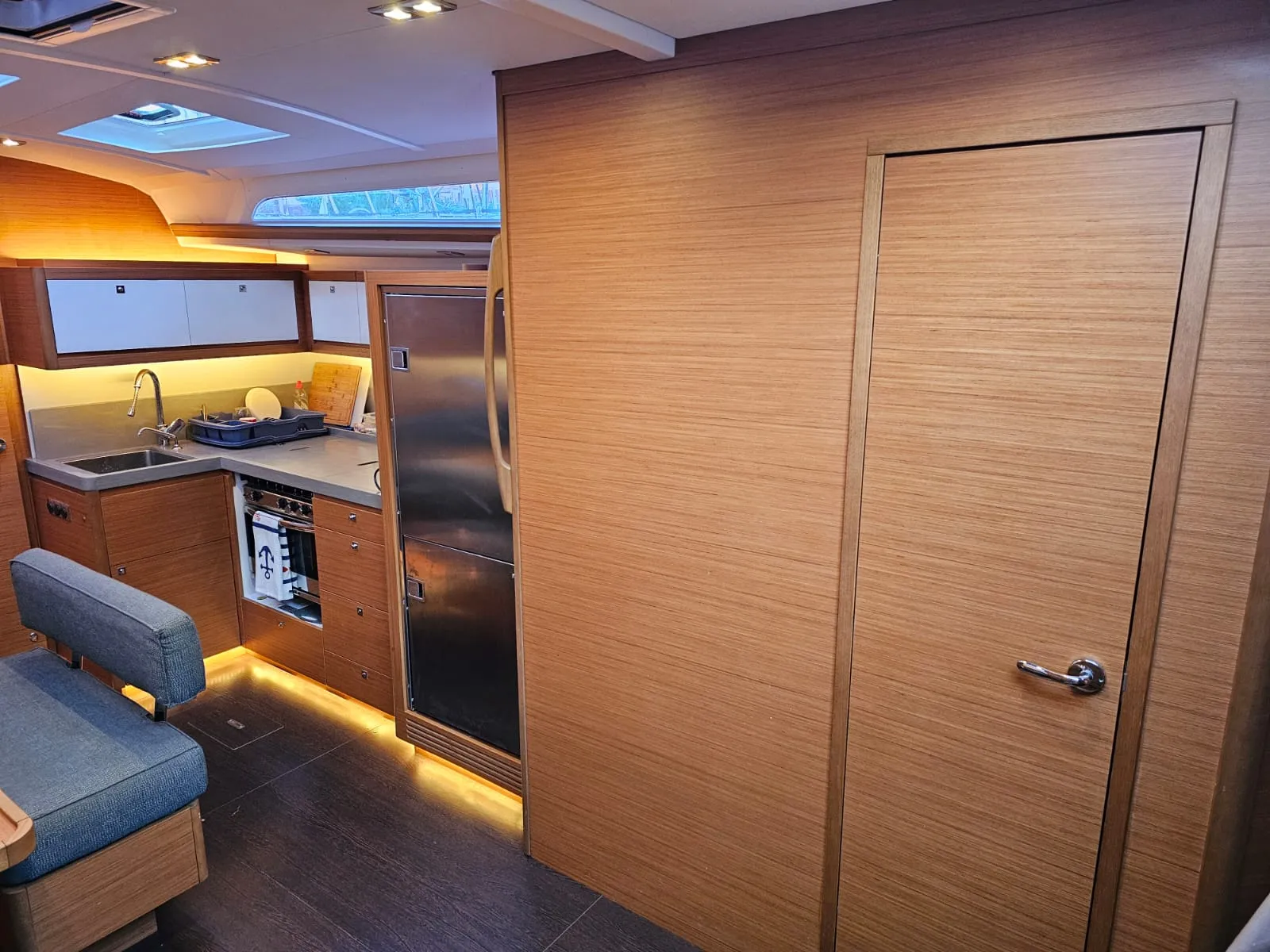 Dufour 470 Amalia — yacht photo 2
