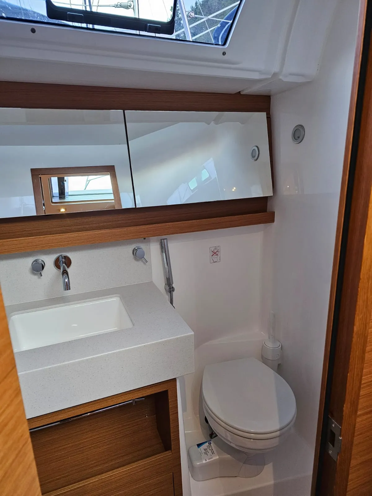 Dufour 470 Amalia — yacht photo 15