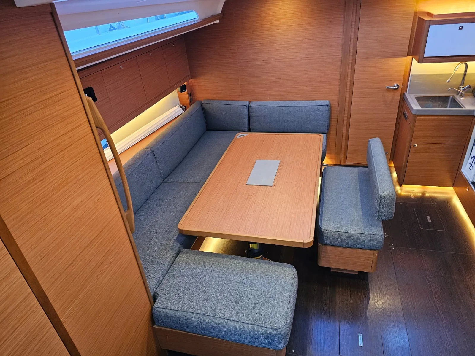 Dufour 470 Amalia — yacht photo 4