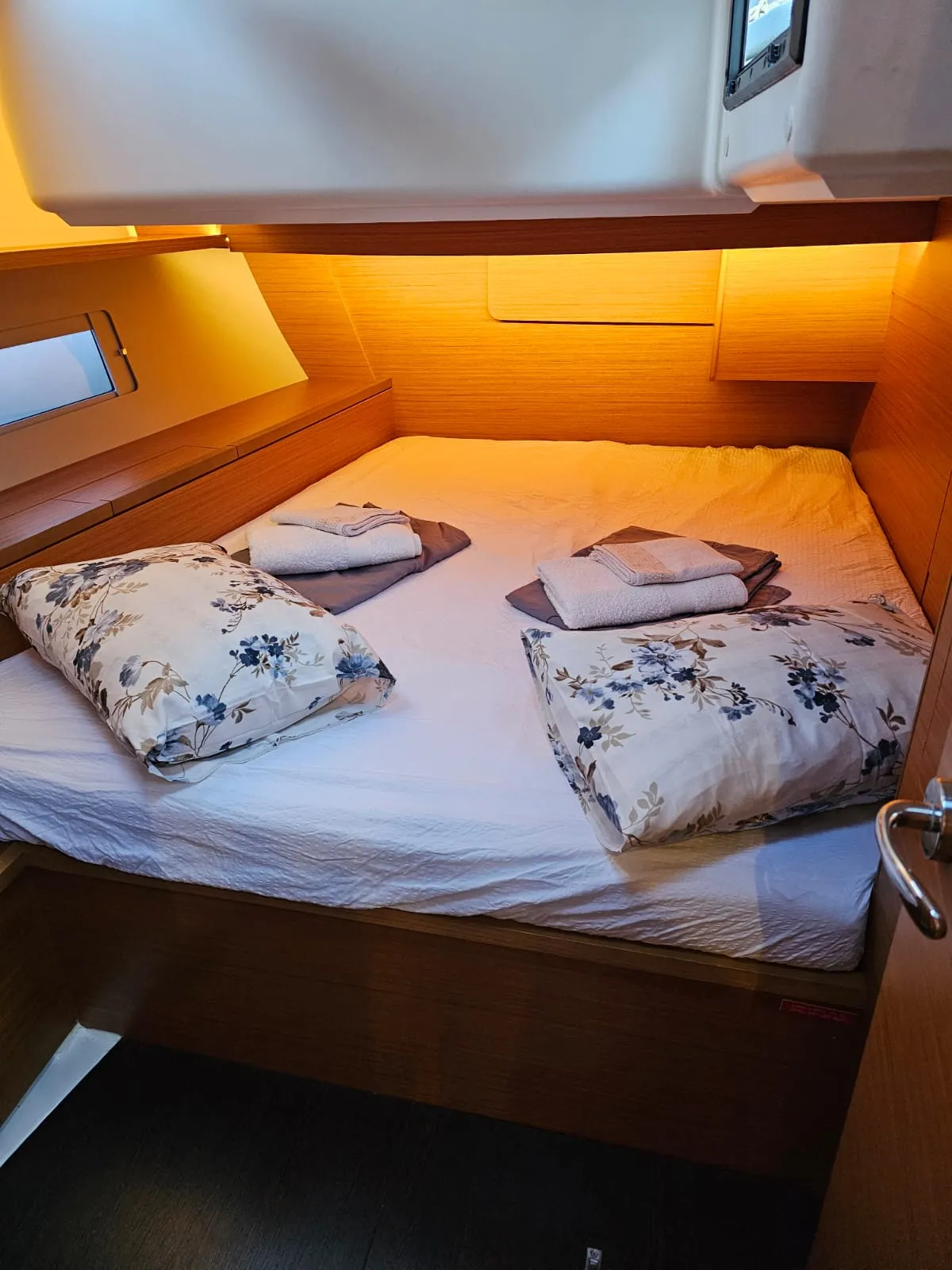 Dufour 470 Amalia — yacht photo 16