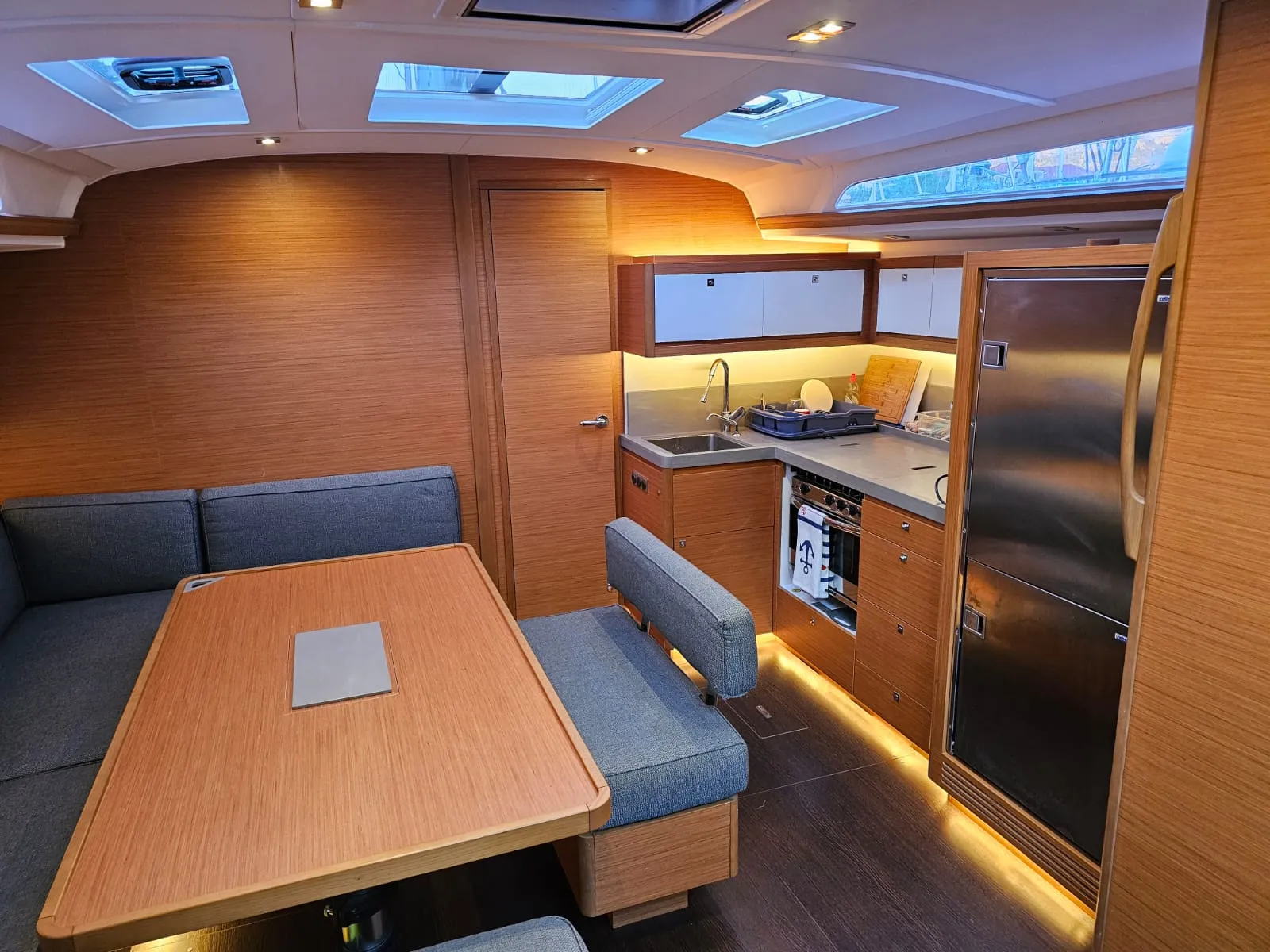 Dufour 470 Amalia — yacht photo 11