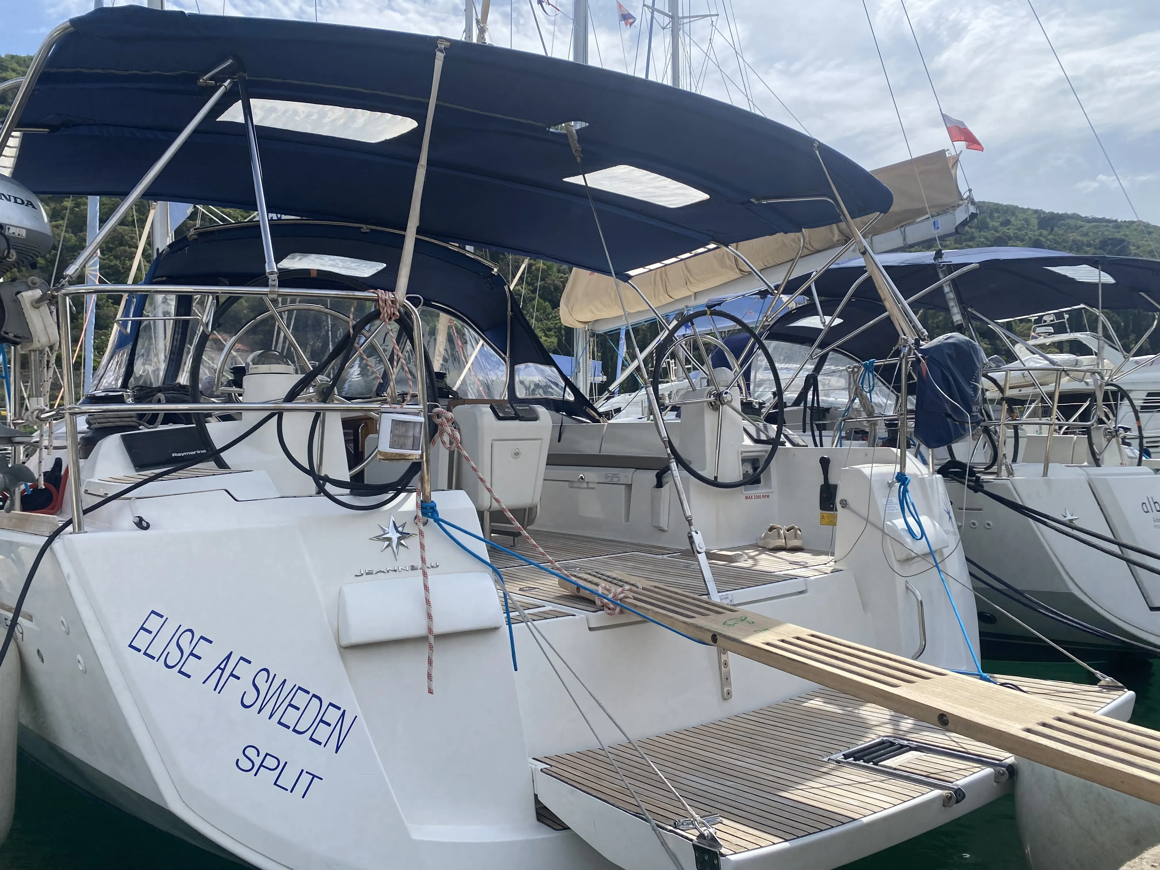 Sun Odyssey 519 Elise of Sweden — yacht photo 12