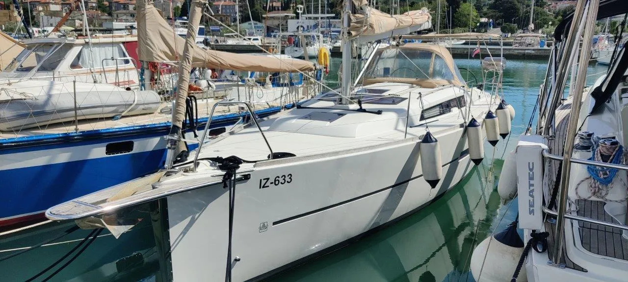 Dufour 350 Joy AS — jahtikuva 2