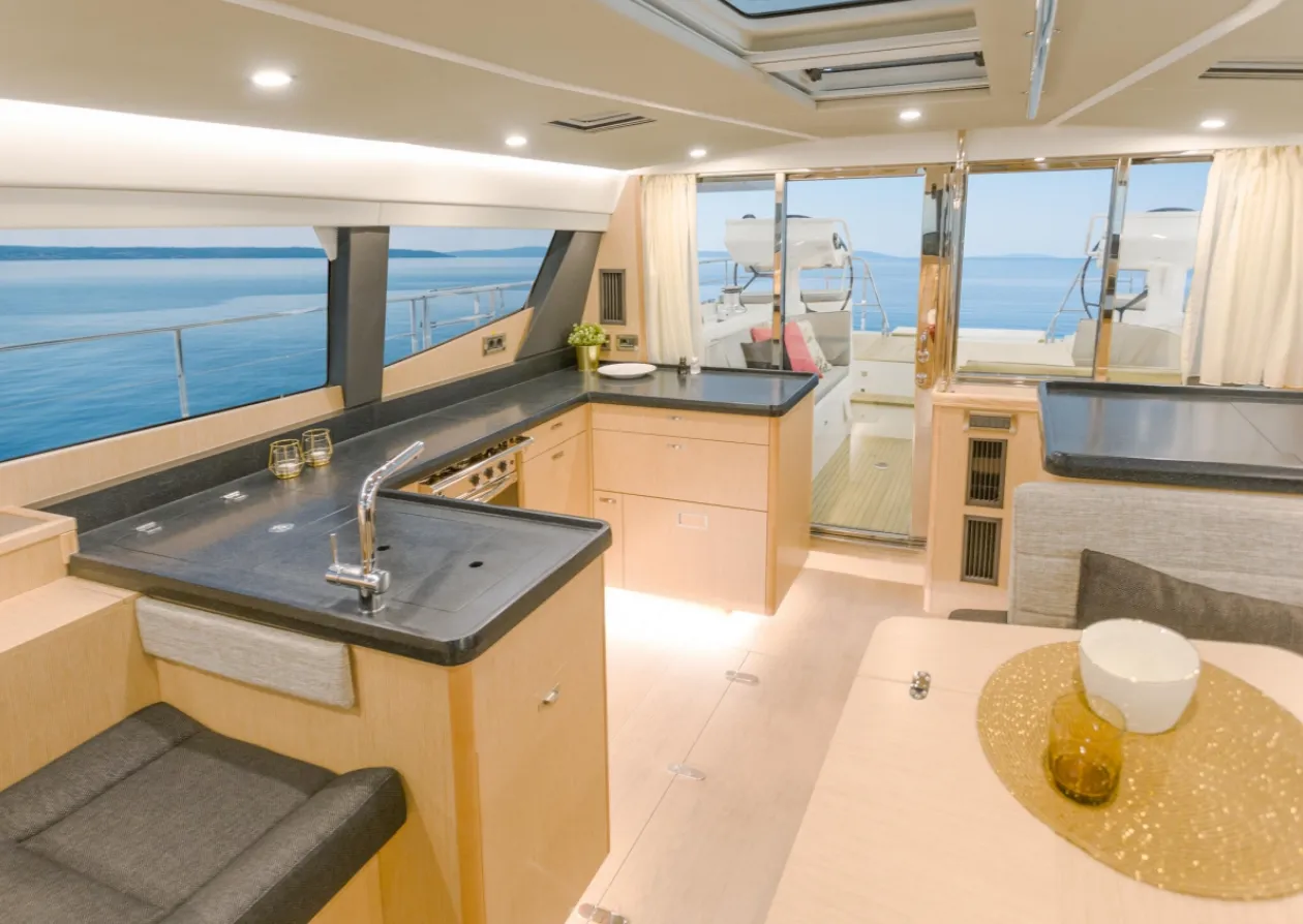 Moody 54 Freedom — yacht photo 7
