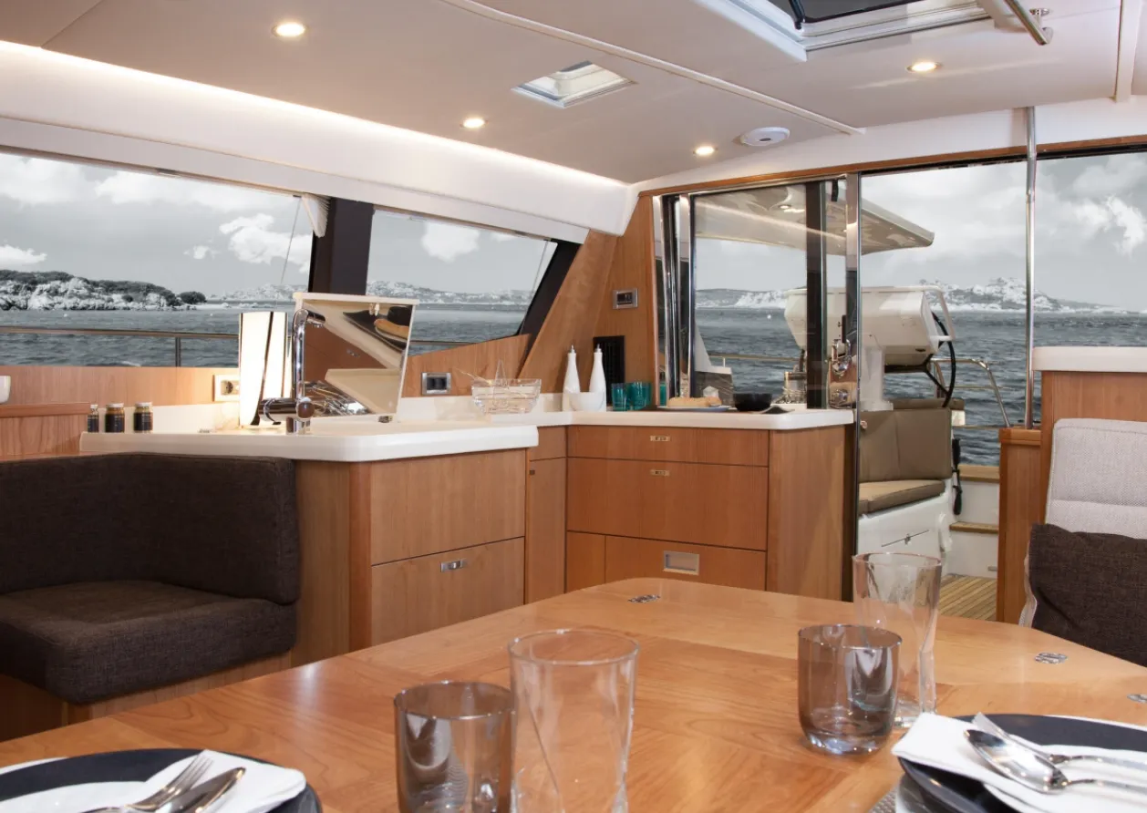 Moody 54 Freedom — yacht photo 4