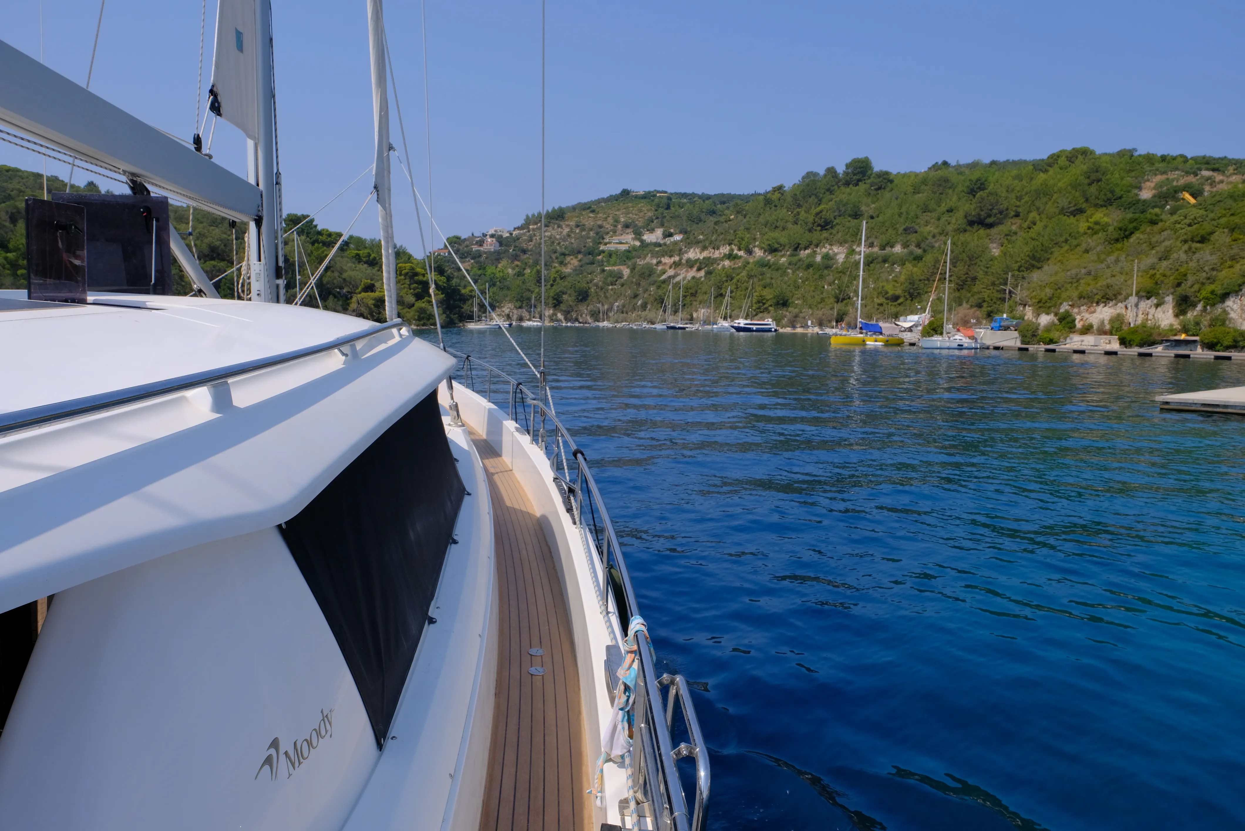 Moody 54 Freedom — yacht photo 11