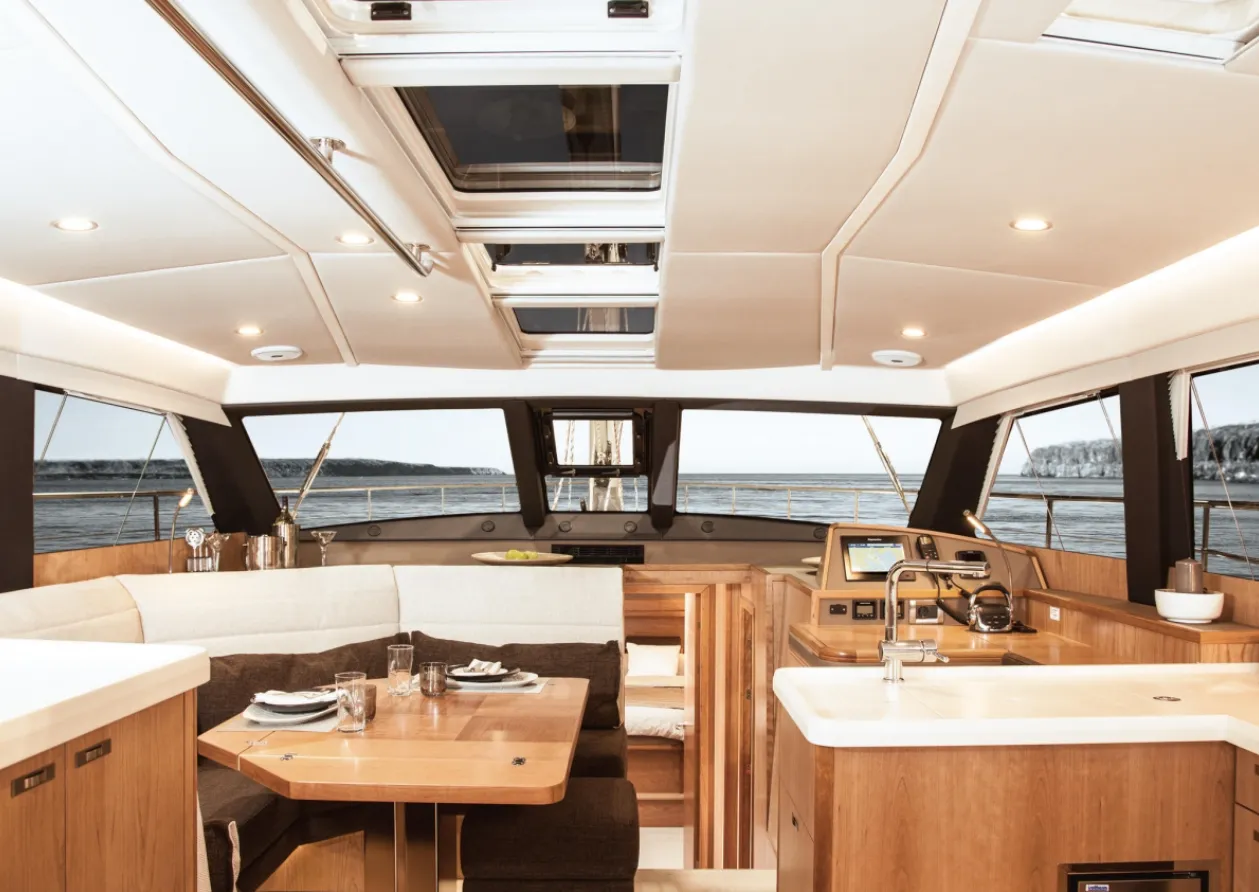Moody 54 Freedom — yacht photo 6