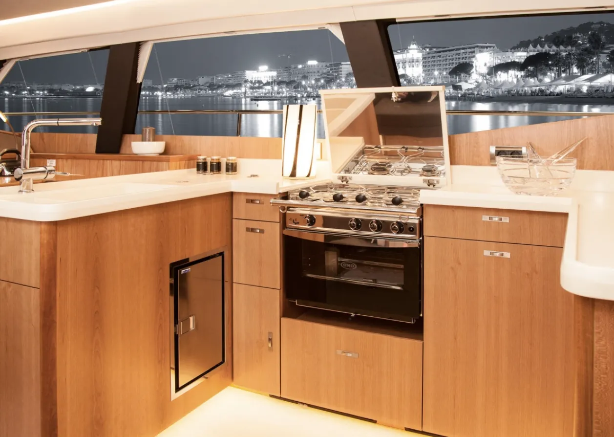 Moody 54 Freedom — yacht photo 19