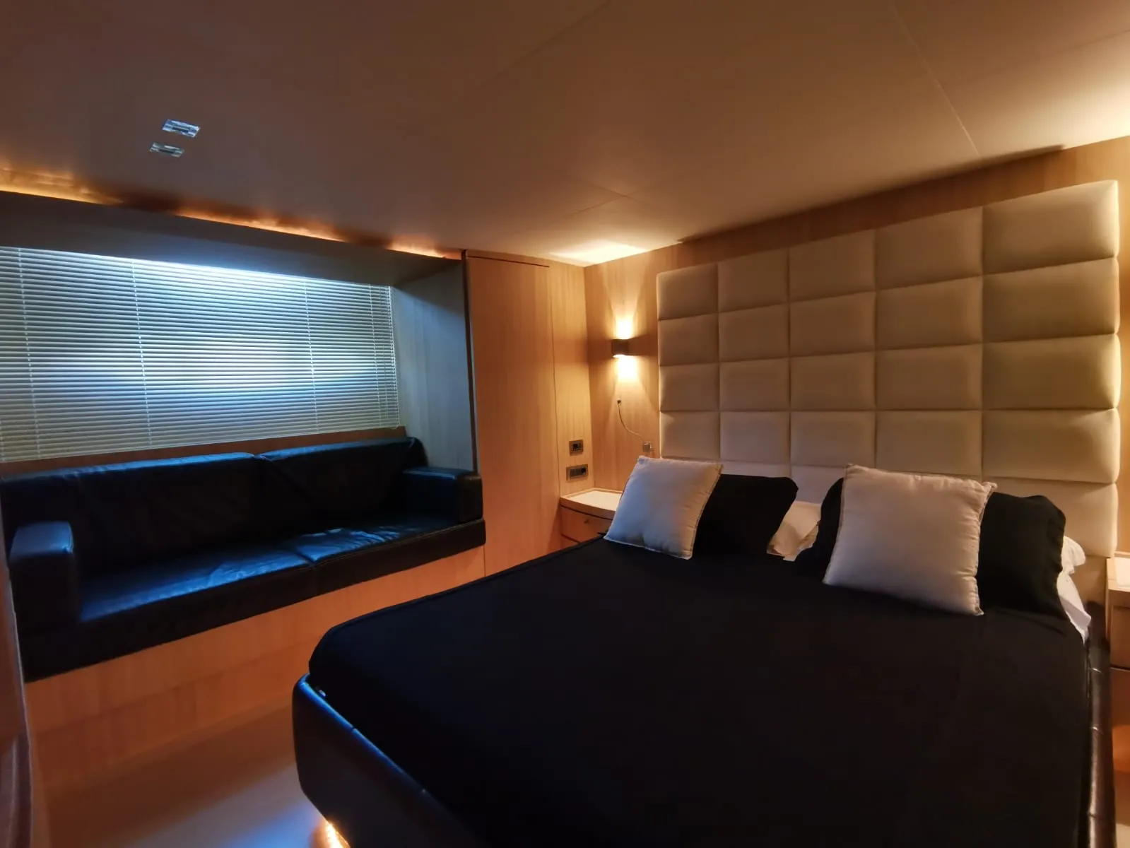 Uniesse 75 HT Guarfiro — yacht photo 4