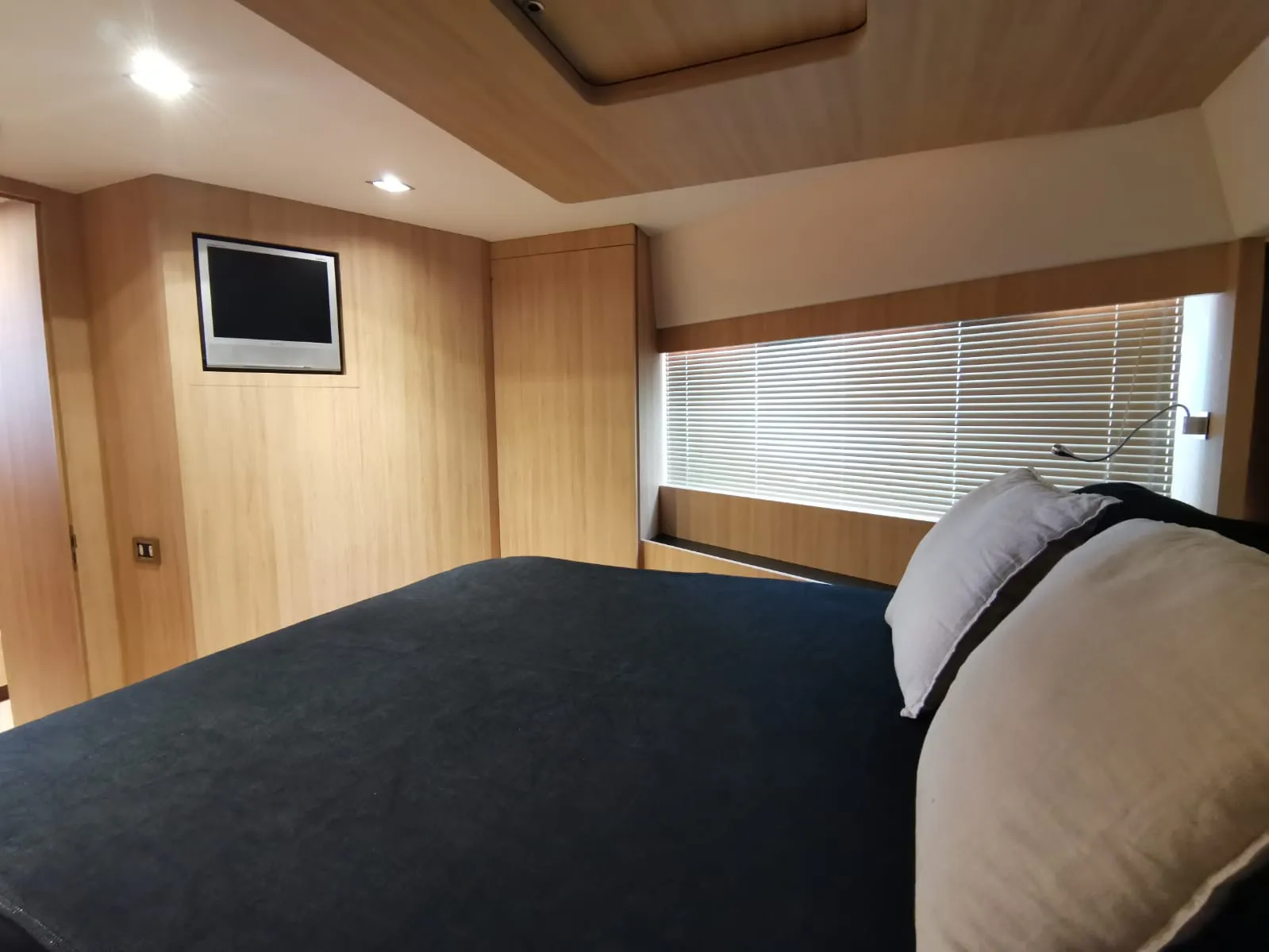 Uniesse 75 HT Guarfiro — yacht photo 3