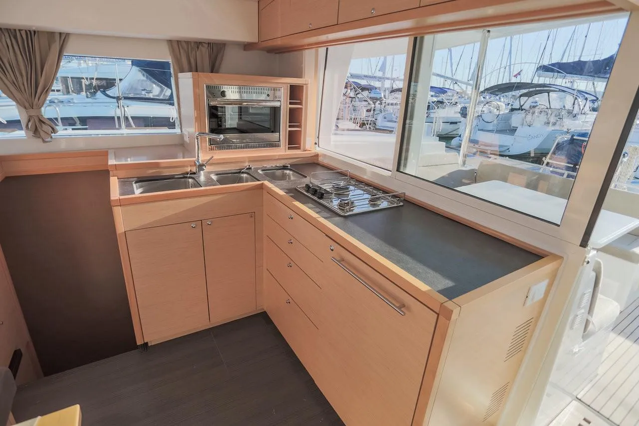 Lagoon 400 S2 Mare Quiero — jahtikuva 8