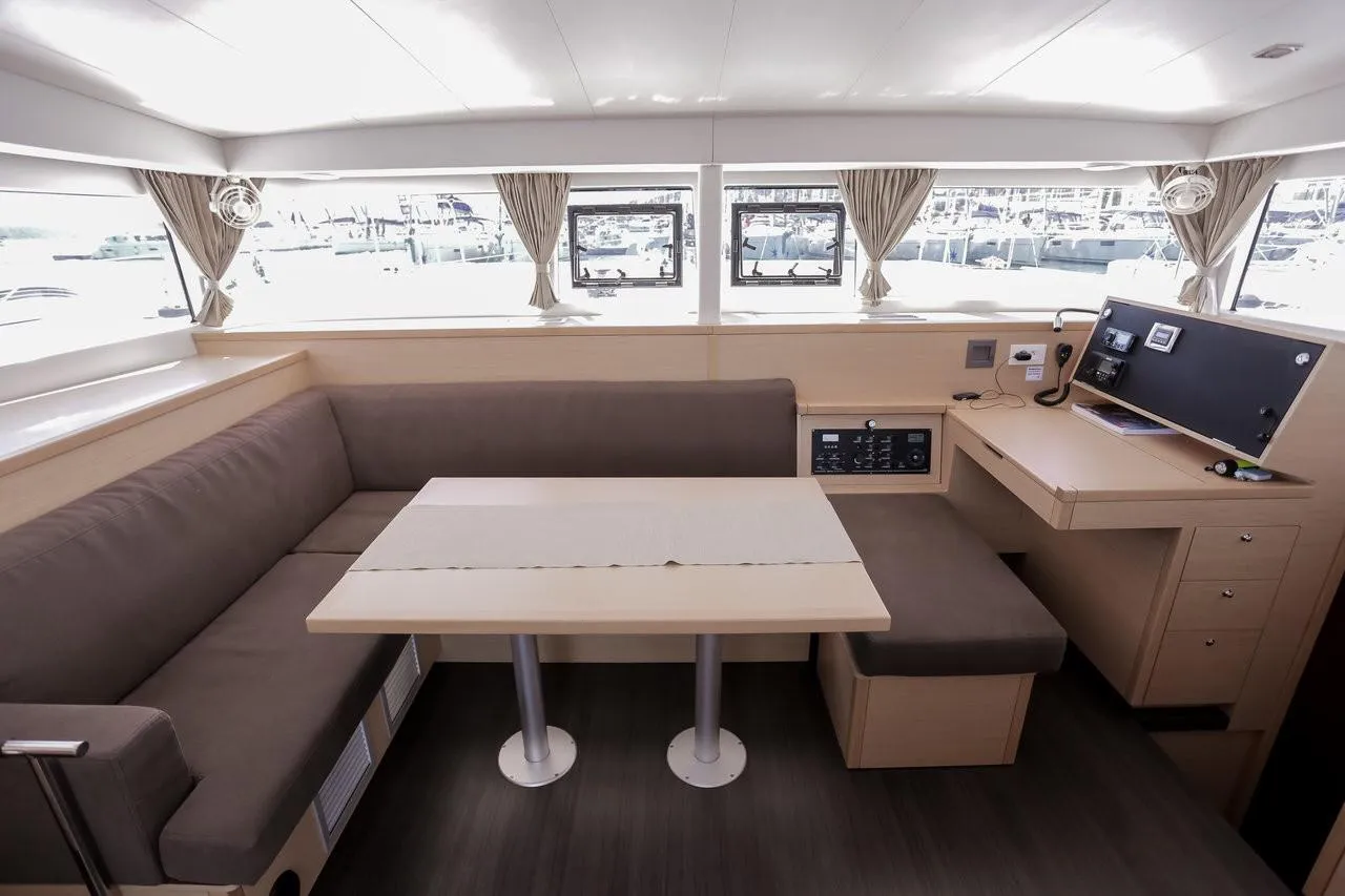 Lagoon 400 S2 Mare Quiero — jahtikuva 3
