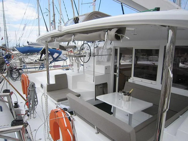 Lagoon 400 S2 Mare Quiero — jahtikuva 9