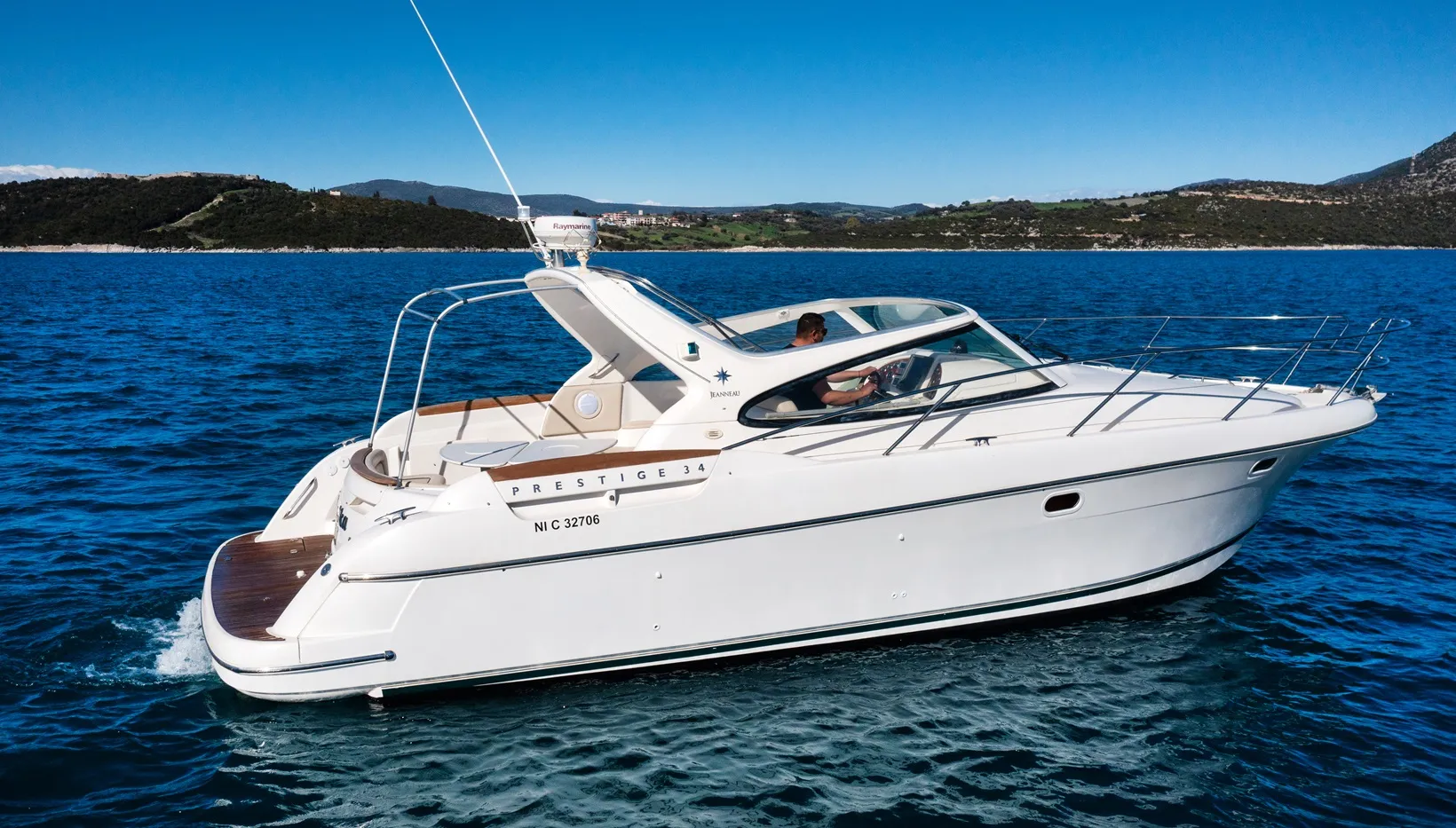 Prestige 34 Lodka 2 — fotografia jachty 2