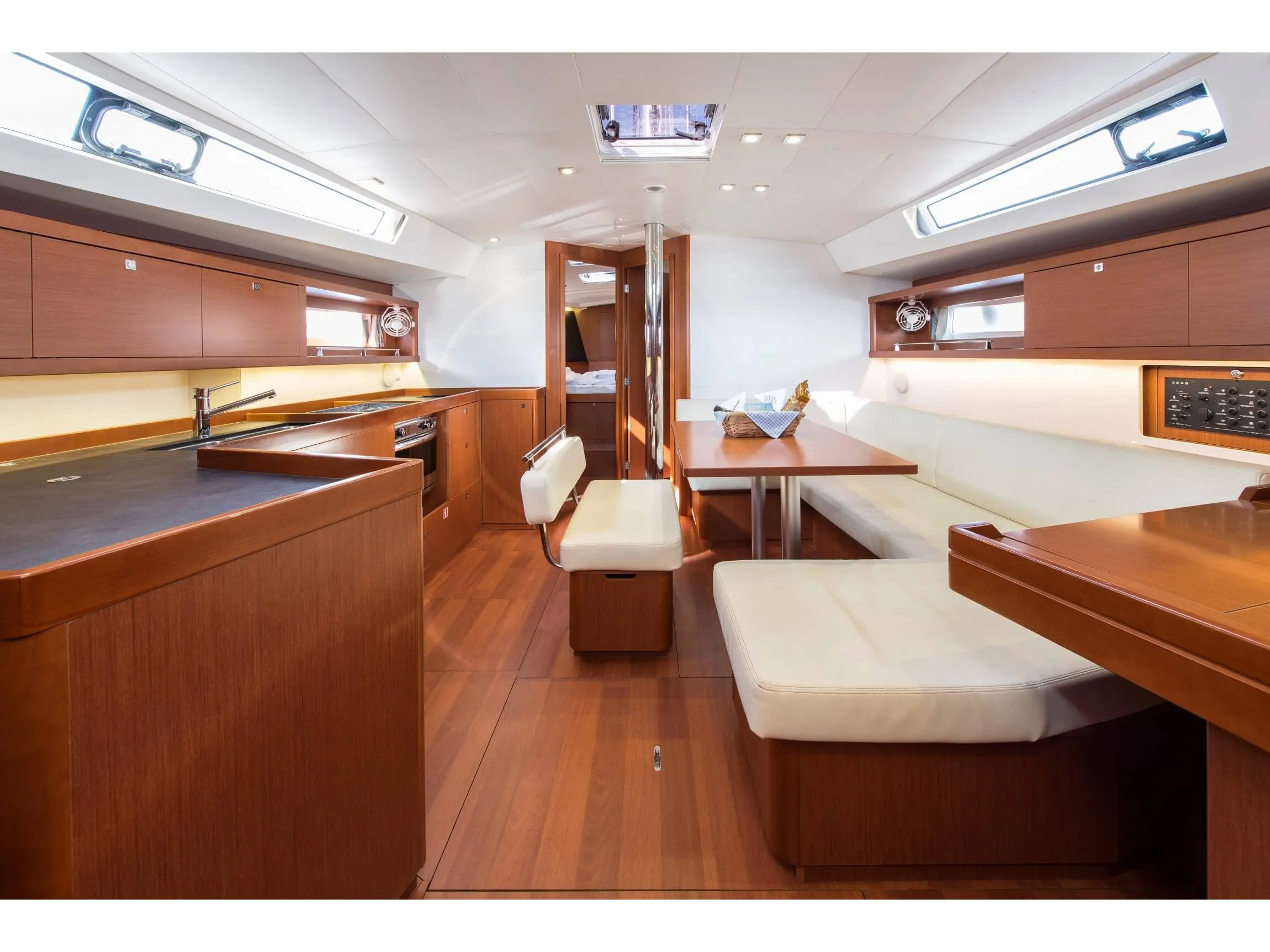 Oceanis 45 Rafaella — jahtikuva 12
