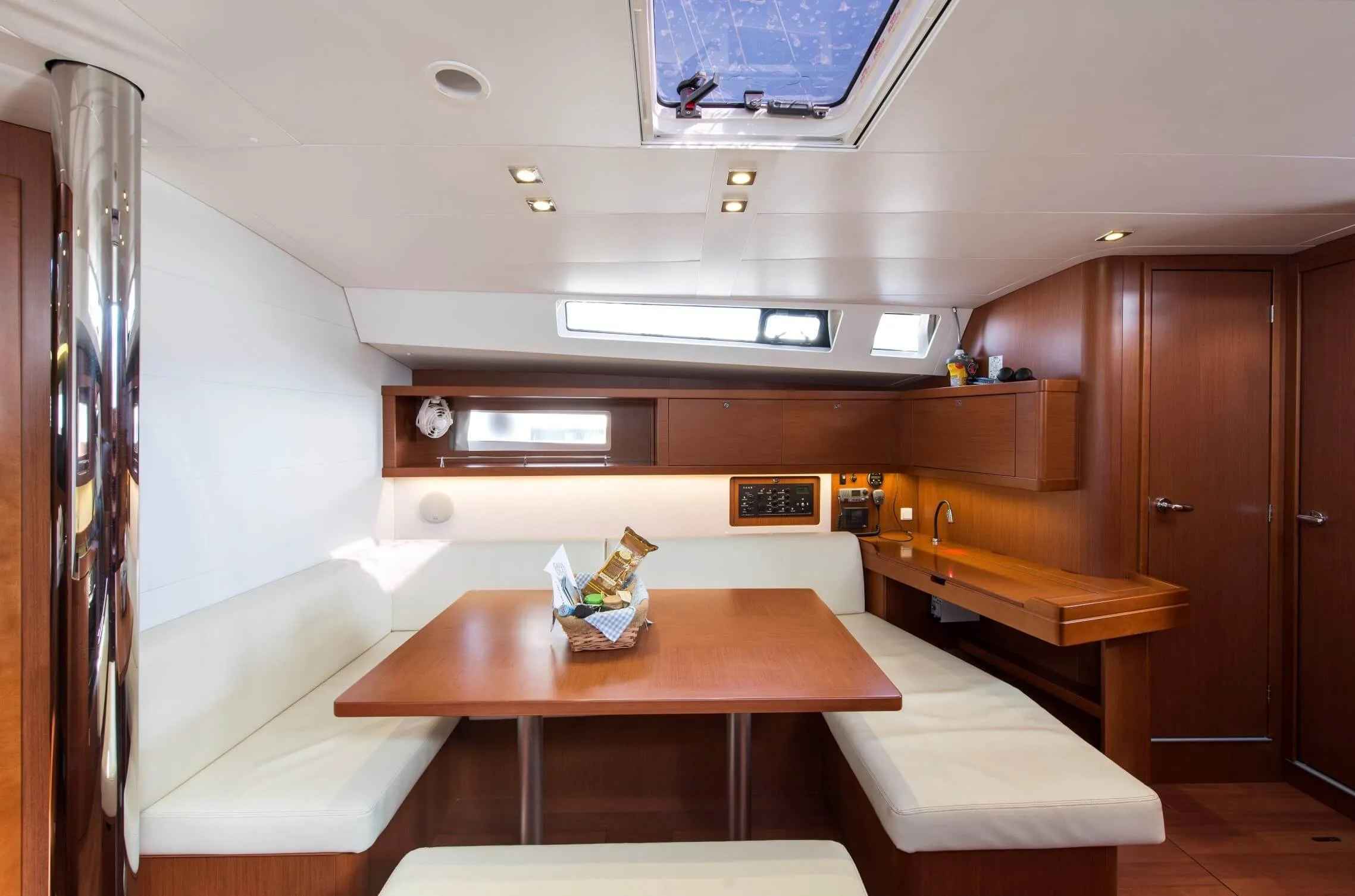 Oceanis 45 Rafaella — jahtikuva 17
